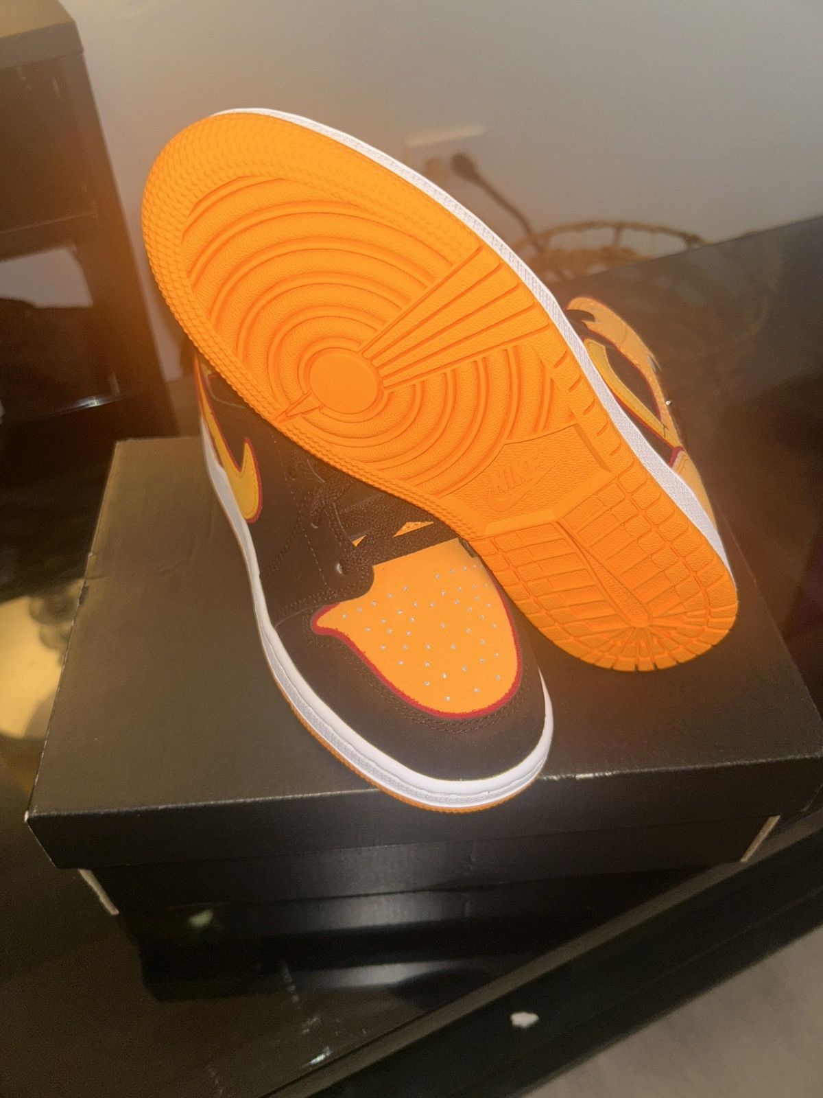 Jordan Brand Jordan 1 Mid Black & Orange Size 5.5 Size US 5.5 / EU 38 - 1 Thumbnail