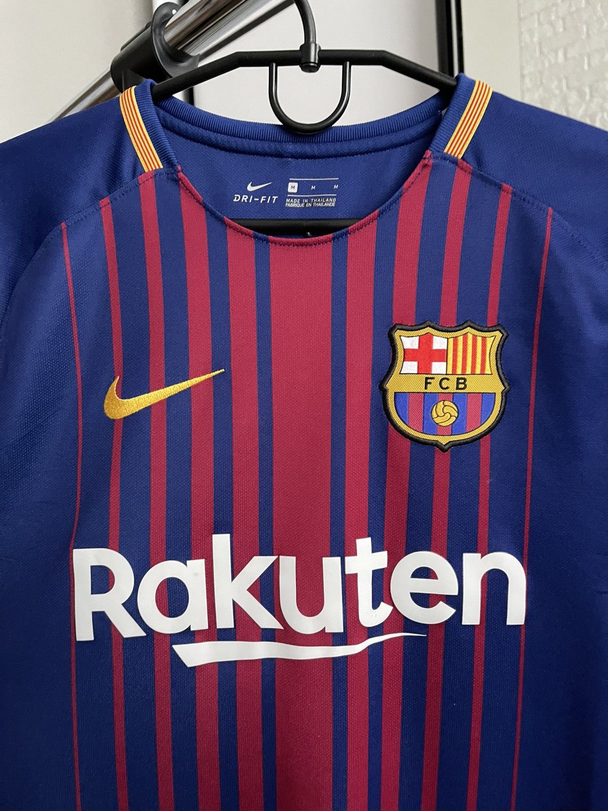 Nike 2017/2018 Nike FC Barcelona Messi Soccer Jersey T-Shirt Size US M / EU 48-50 / 2 - 9 Thumbnail