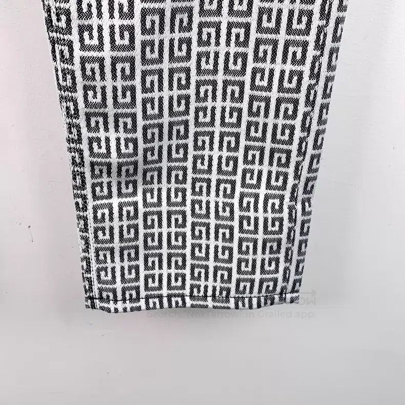 Givenchy Givenchy Black and White Logo Full Print Cotton Casual Lon Size US 28 / EU 44 - 4 Thumbnail