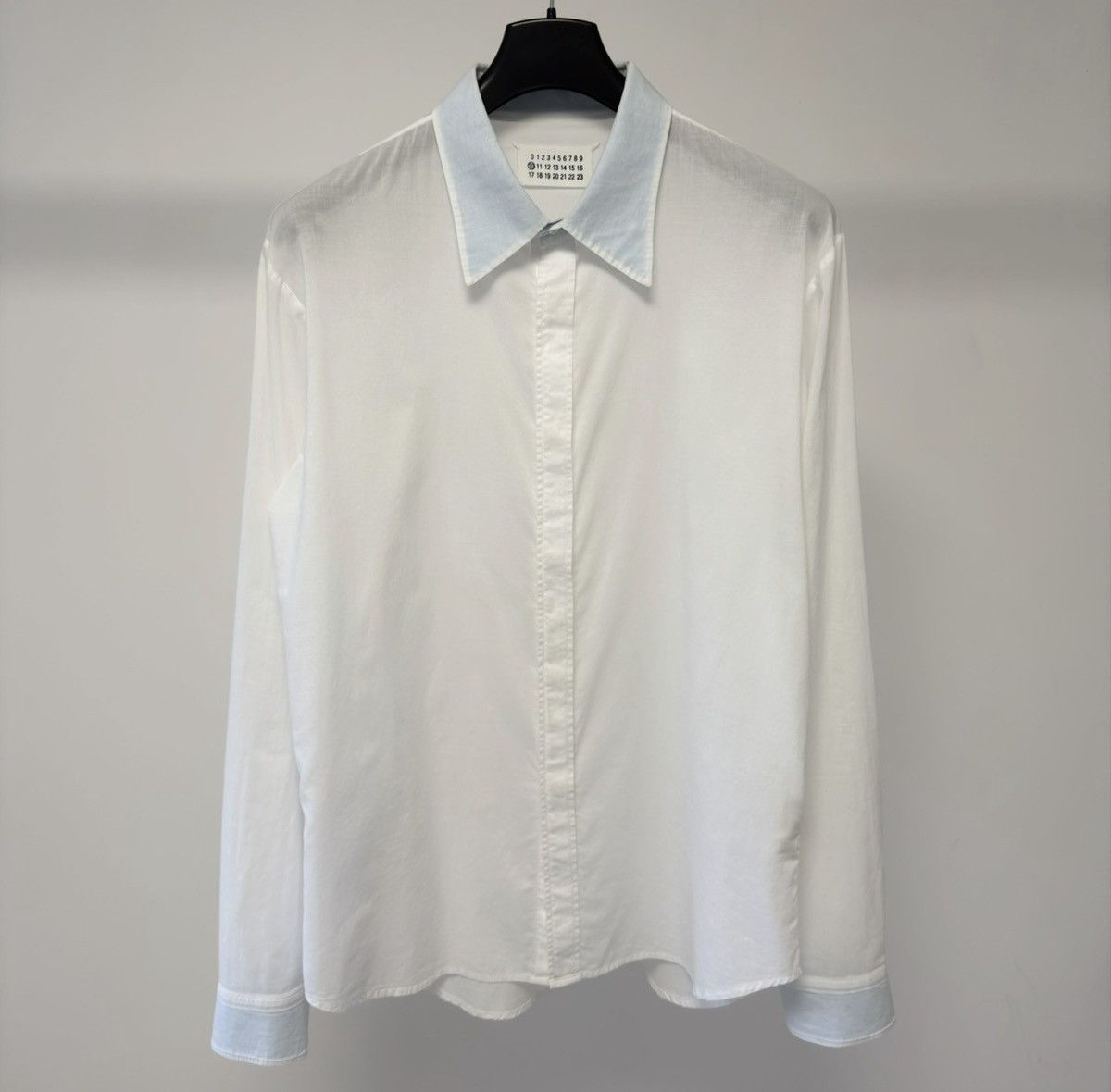 Maison Margiela S/S 06 ‘Contrast Facing’ White Cotton Shirt Size US L / EU 52-54 / 3 - 1 Thumbnail