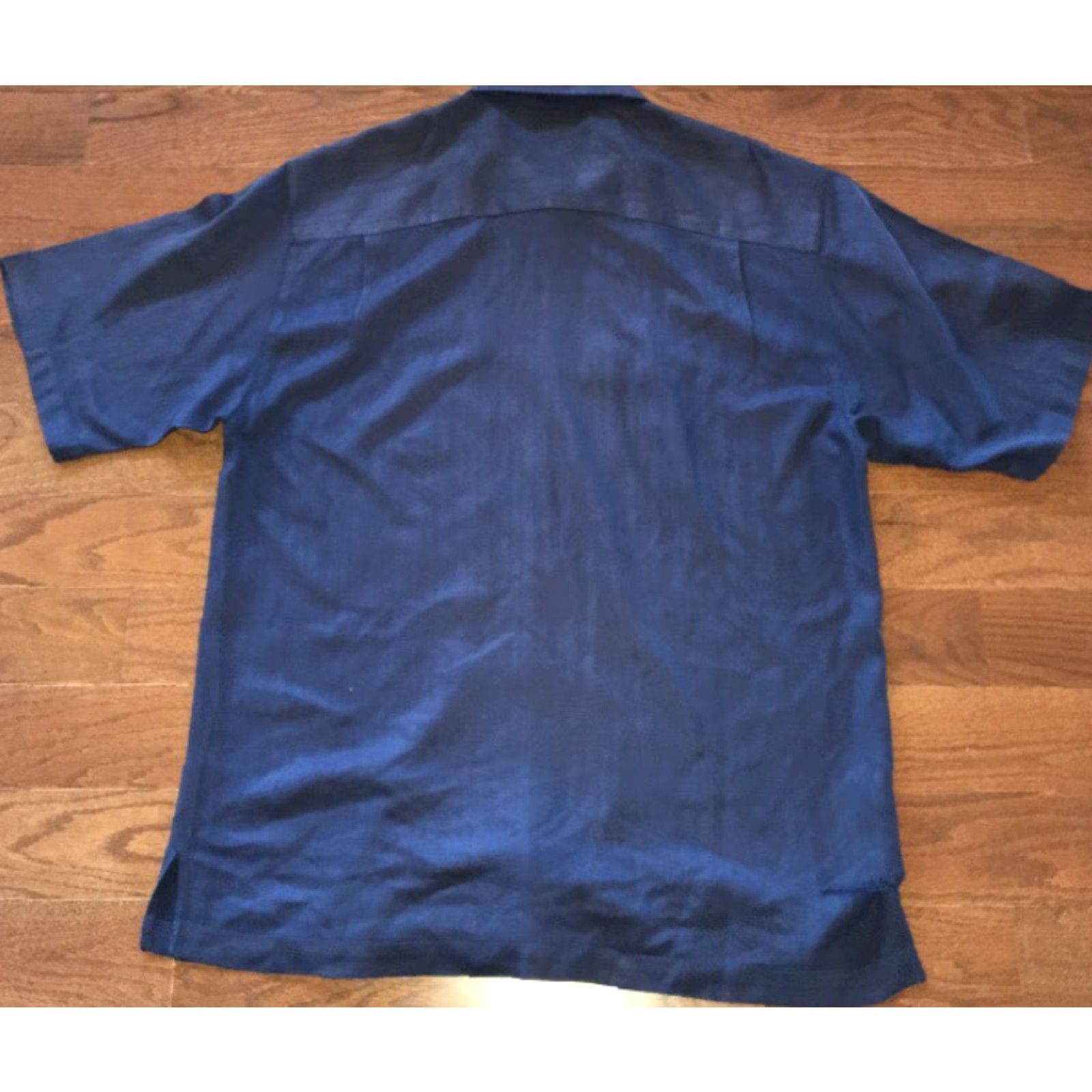Tommy Bahama VINTAGE Tommy Bahama Shirt Hawaiian Mens Navy Blue 100% Silk Size L Short Sleeve Solid Pattern Button-Up Front Hole in back Recovery? Size US L / EU 52-54 / 3 - 4 Thumbnail