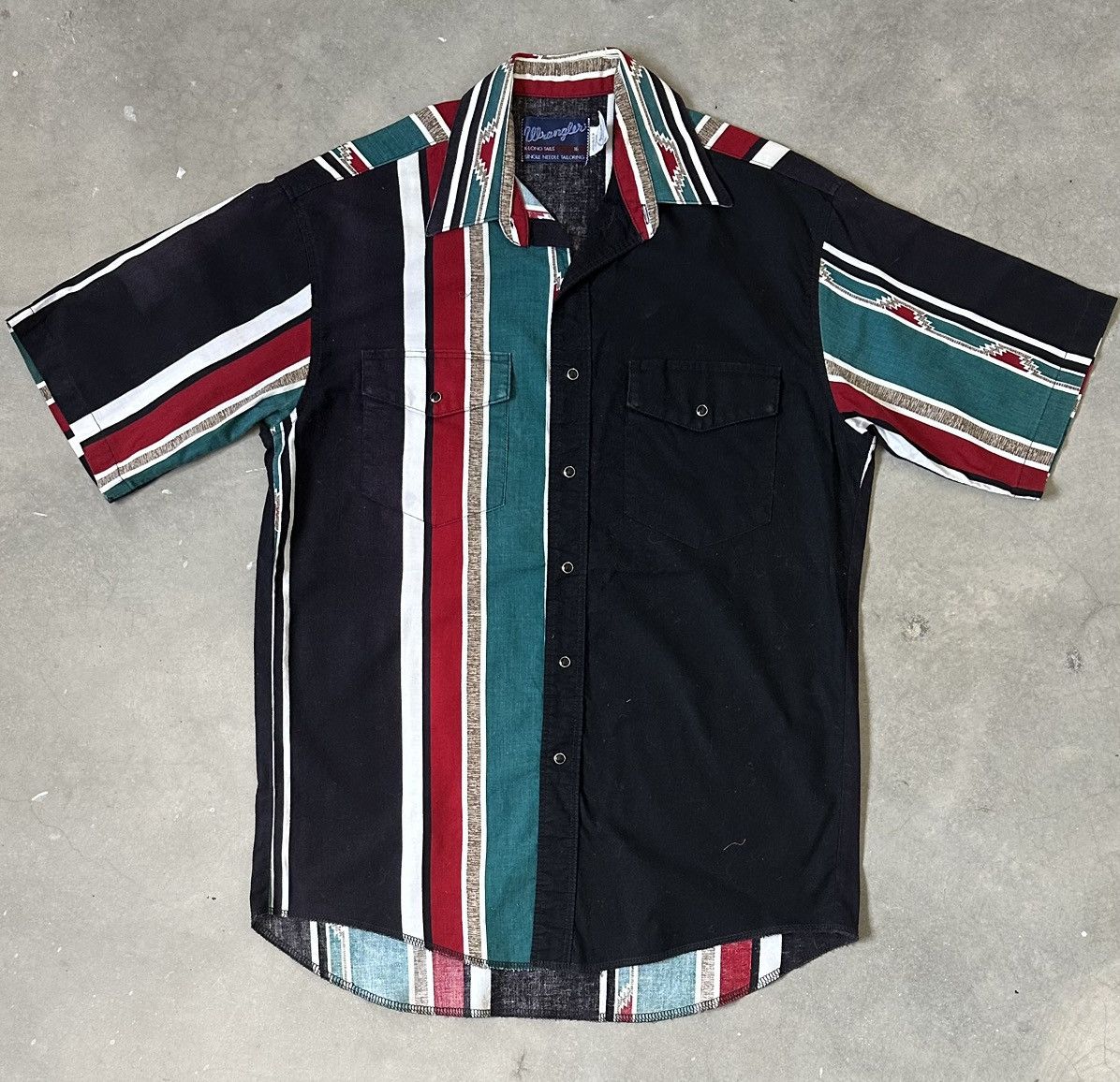 Wrangler VINTAGE 90S WRANGLER AZTEC NAVAJO WESTERN SHIRT Size US XL / EU 56 / 4 - 1 Thumbnail