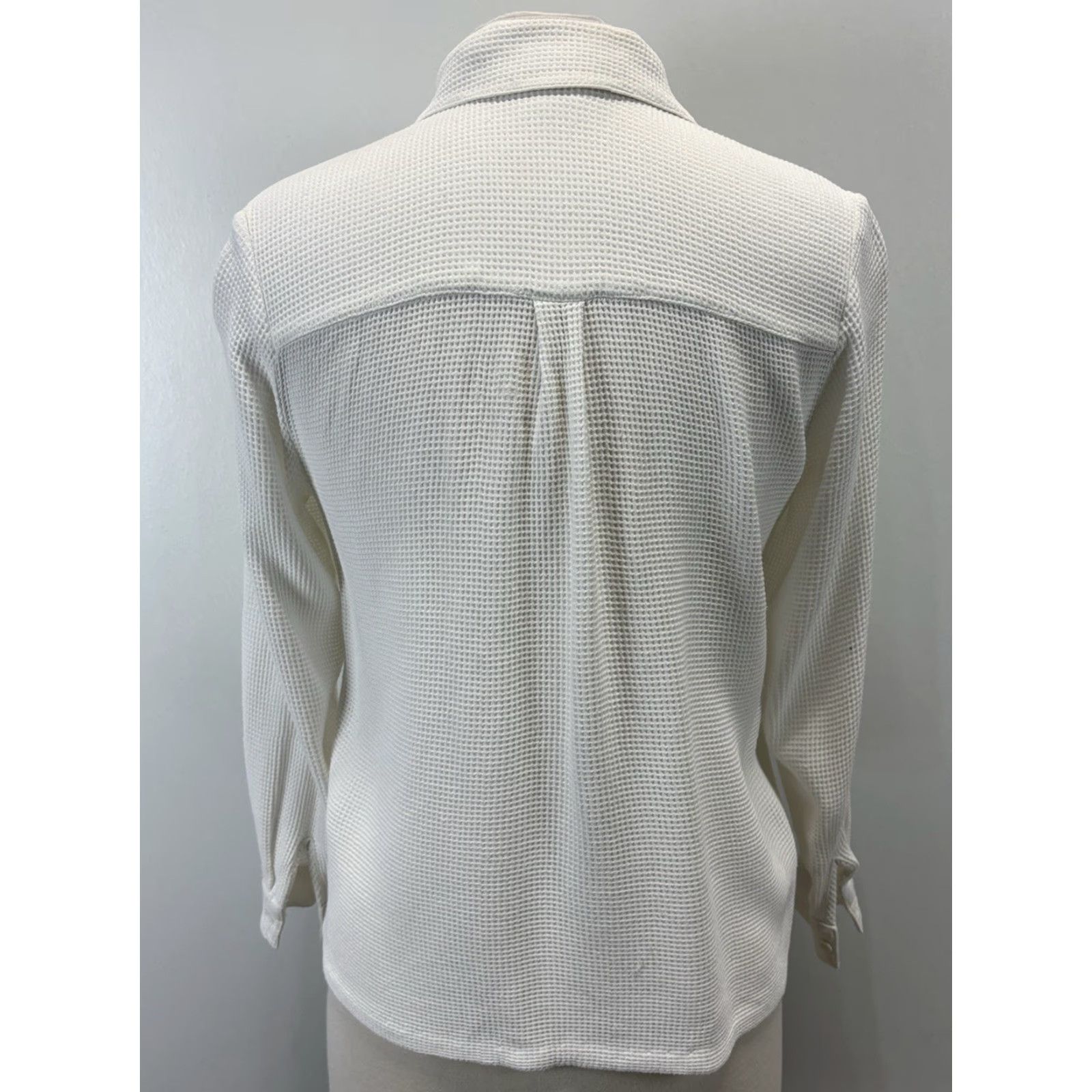 Eileen Fisher EILEEN FISHER White Waffle Knit Button-Up Shirt Size Small Women’s Casual Minimalist Size S / US 4 / IT 40 - 3 Thumbnail