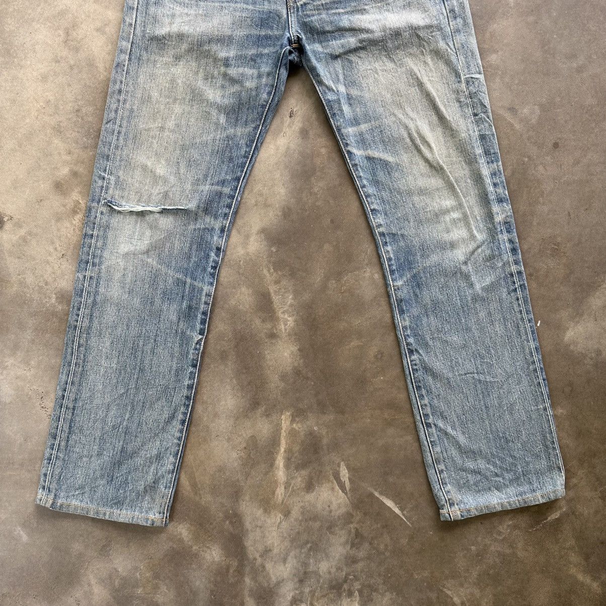 Japanese Brand Vintage Levi’s 501 Distressed Faded Denim Jean Pant Size US 30 / EU 46 - 2 Thumbnail