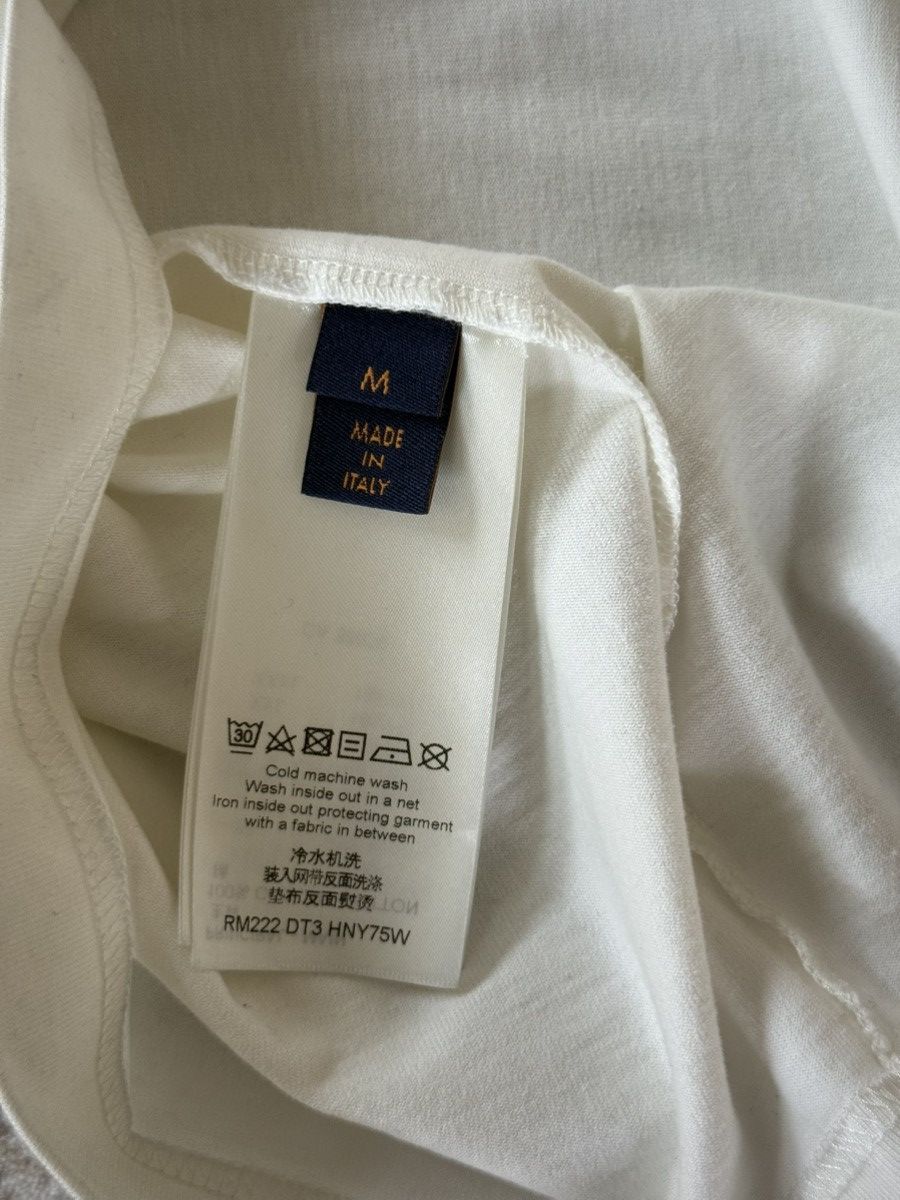 Louis Vuitton Louis Vuitton Signature Logo T Shirt Size US M / EU 48-50 / 2 - 6 Thumbnail