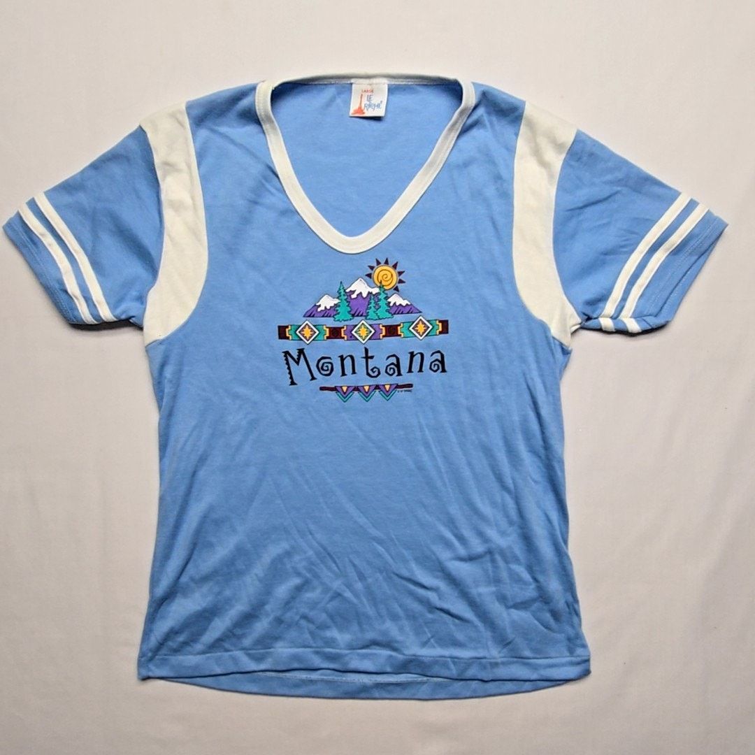 Vintage Vintage Montana Graphic Tee Le Riche Blue White L Shirt Size L / US 10 / IT 46 - 1 Thumbnail