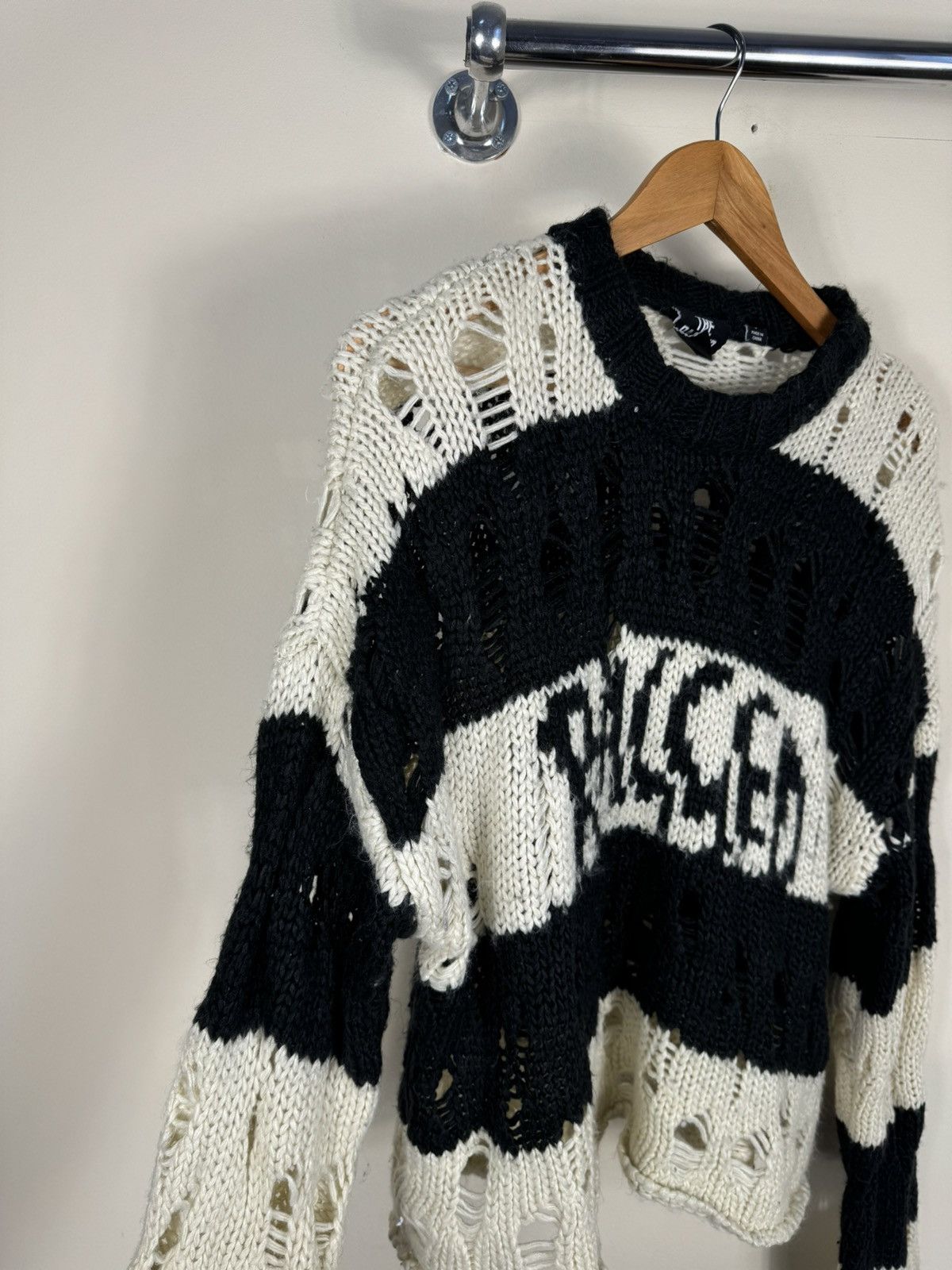 The Ragged Priest The Ragged Priest Distressed Striped Knit Jumper Size S / US 4 / IT 40 - 3 Thumbnail