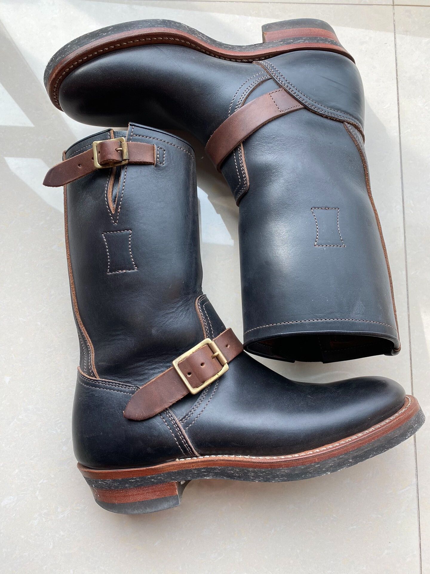clinch engineer leather boots with brass buckle