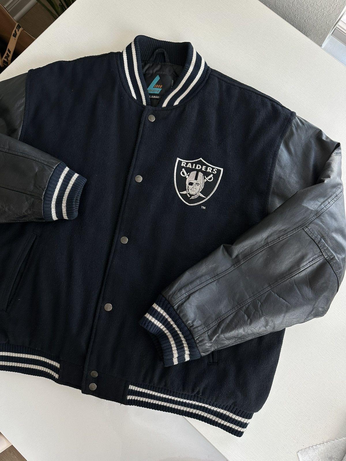 NFL 80s Logo 7 Oakland Raiders Varsity Letterman Quilted Lined L Size US L / EU 52-54 / 3 - 4 Thumbnail