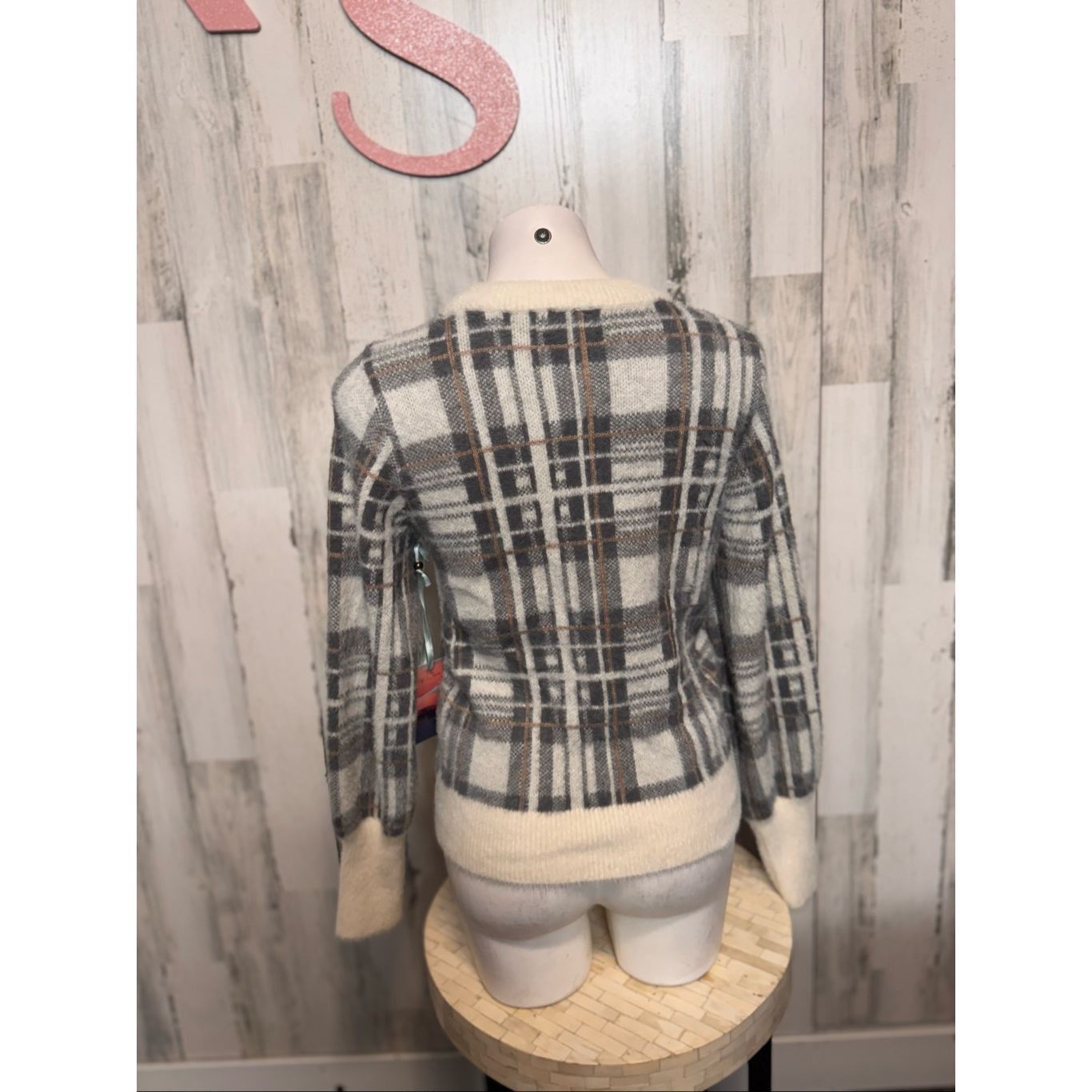 Other Evereve Plaid Fuzzy Knit Sweater XS Gray Cream Soft Warm Cozy Size XS / US 0-2 / IT 36-38 - 4 Thumbnail