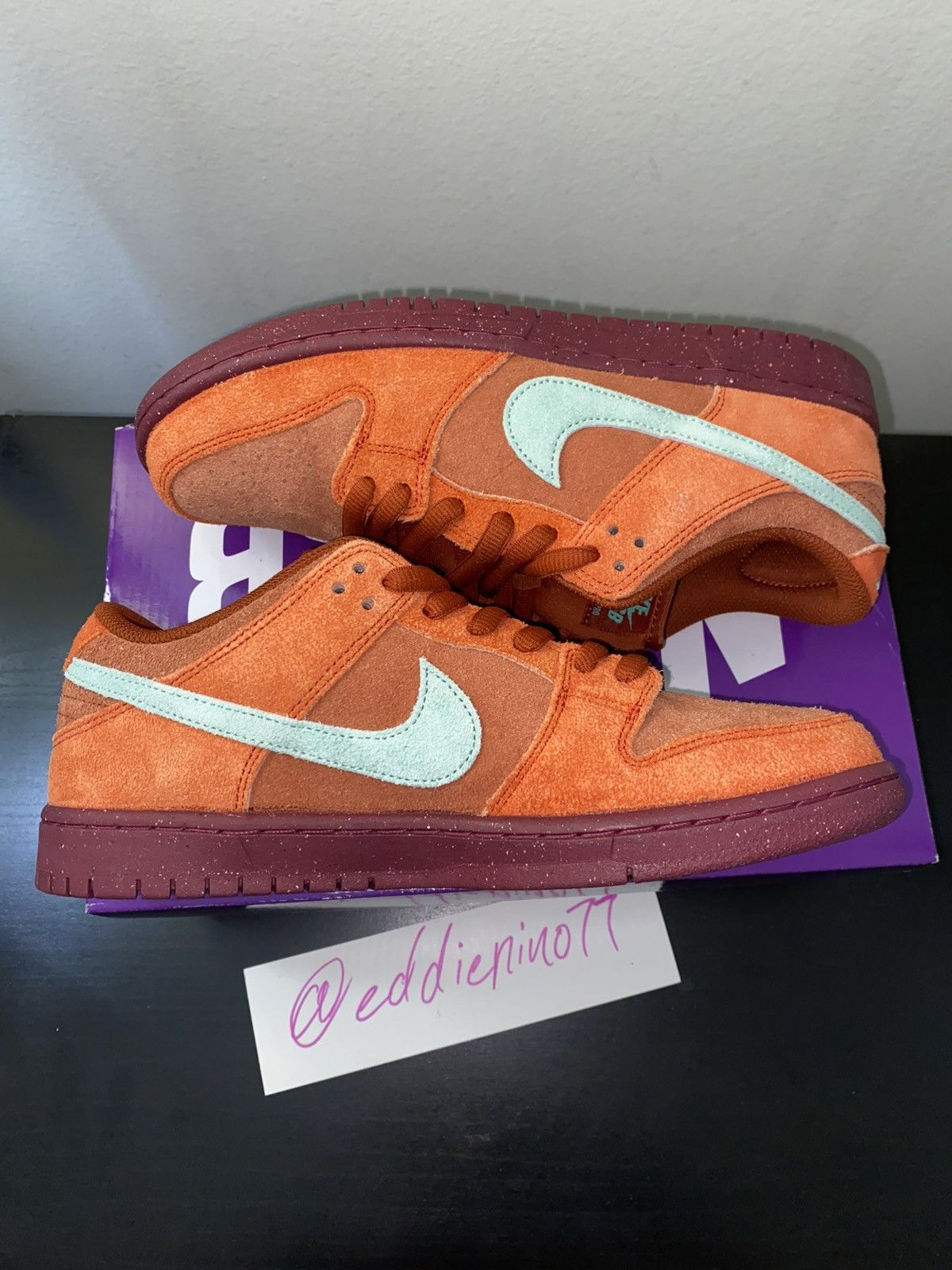 Nike Nike SB Dunk Low PRM (MYSTIC RED) Size US 8.5 / EU 41-42 - 11 Thumbnail