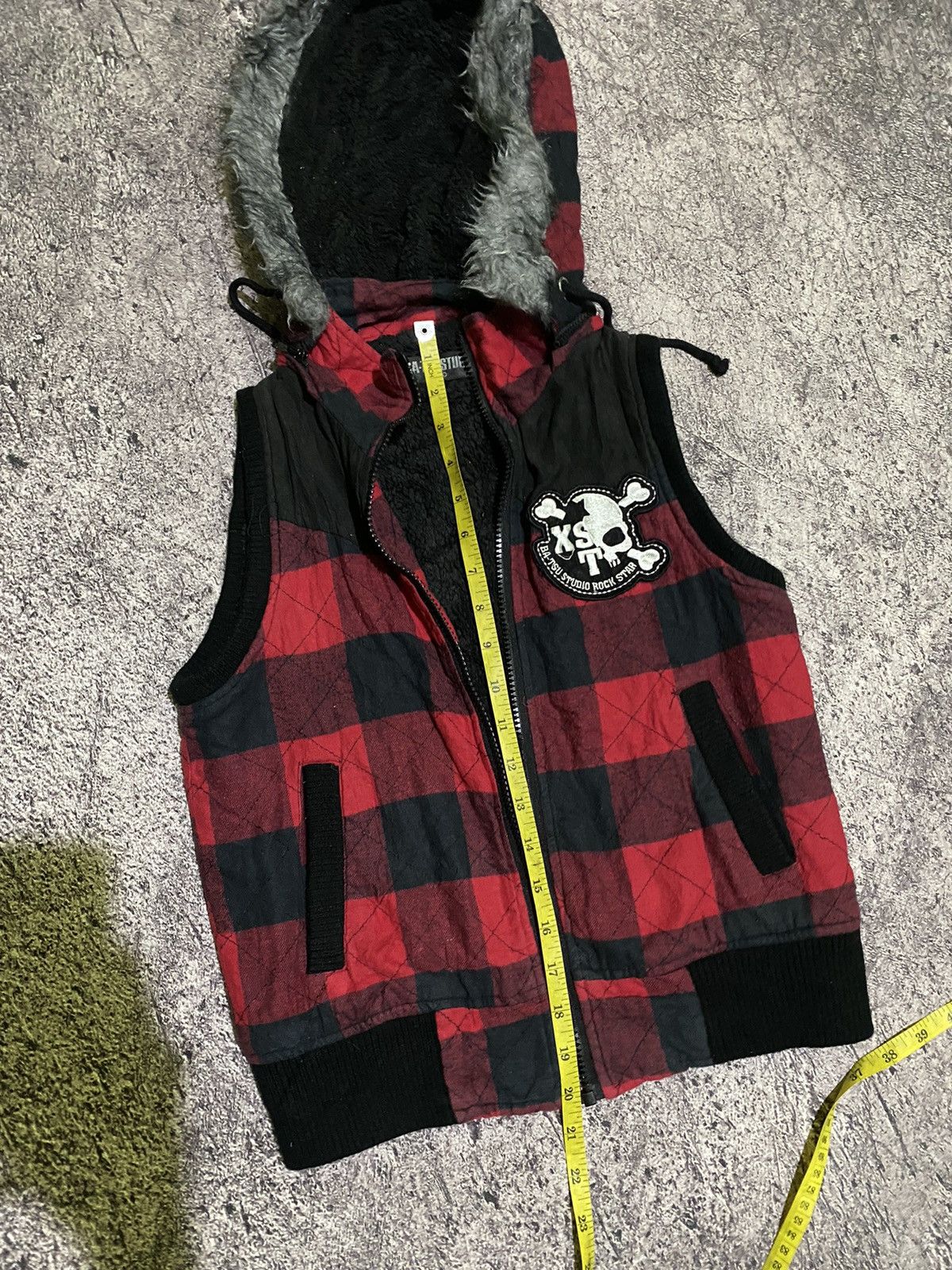 Hysteric Glamour × If Six Was Nine × Le Grande Bleu (L.G.B.) Y2k Bat-su studio skull ifsixwasnine fur vest Size US S / EU 44-46 / 1 - 10 Thumbnail