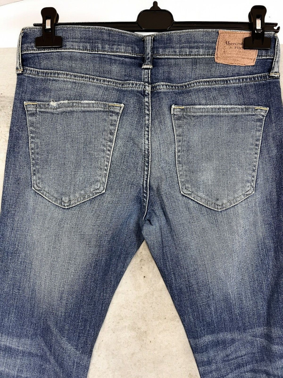Abercrombie & Fitch Abercrombie & Fitch super skinny jeans size W31 L32 Size US 31 - 4 Thumbnail