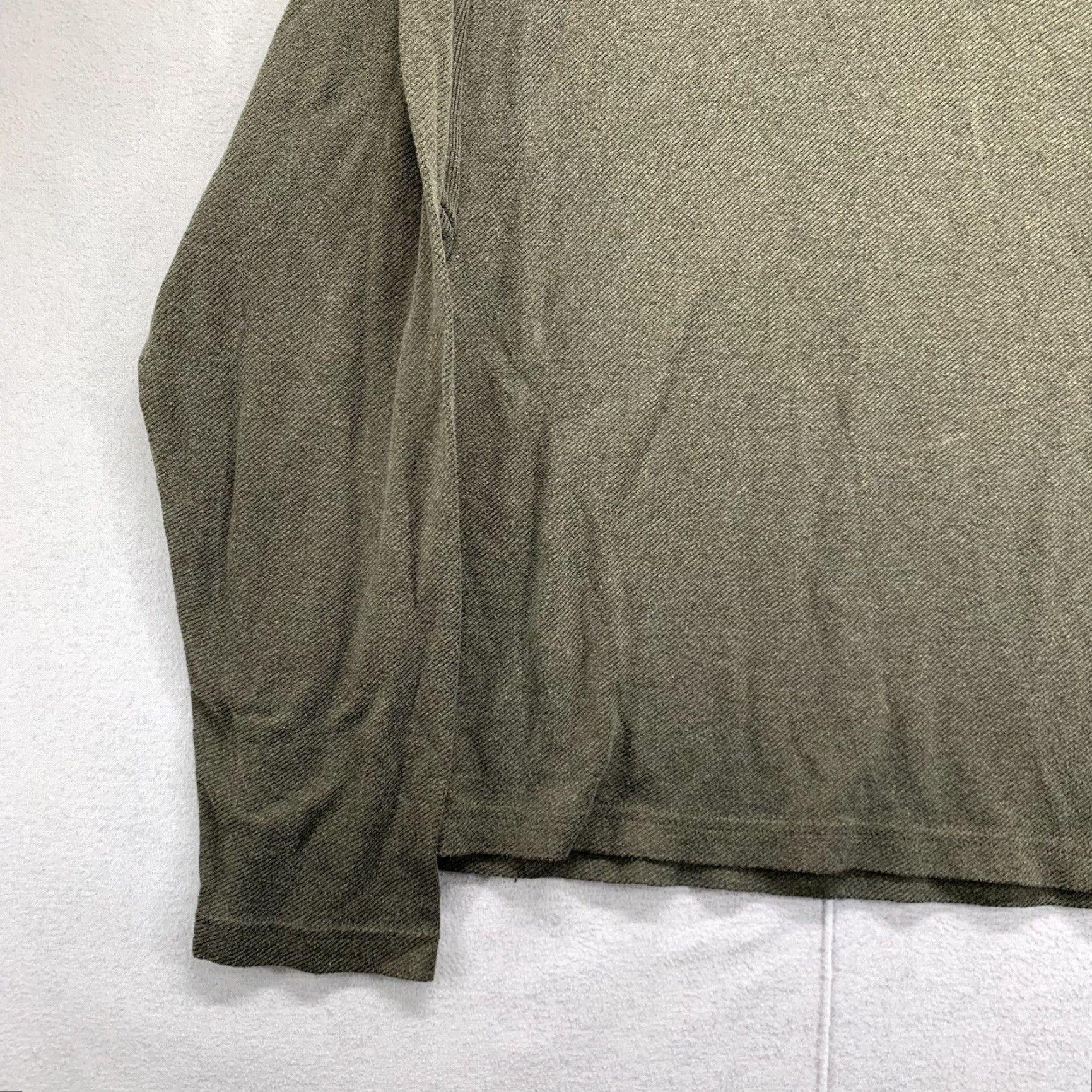 Liz Claiborne VINTAGE Claiborne Men’s Henley Shirt Long Sleeve Cotton Knit Olive Green Large Casual All Seasons Size US L / EU 52-54 / 3 - 7 Thumbnail