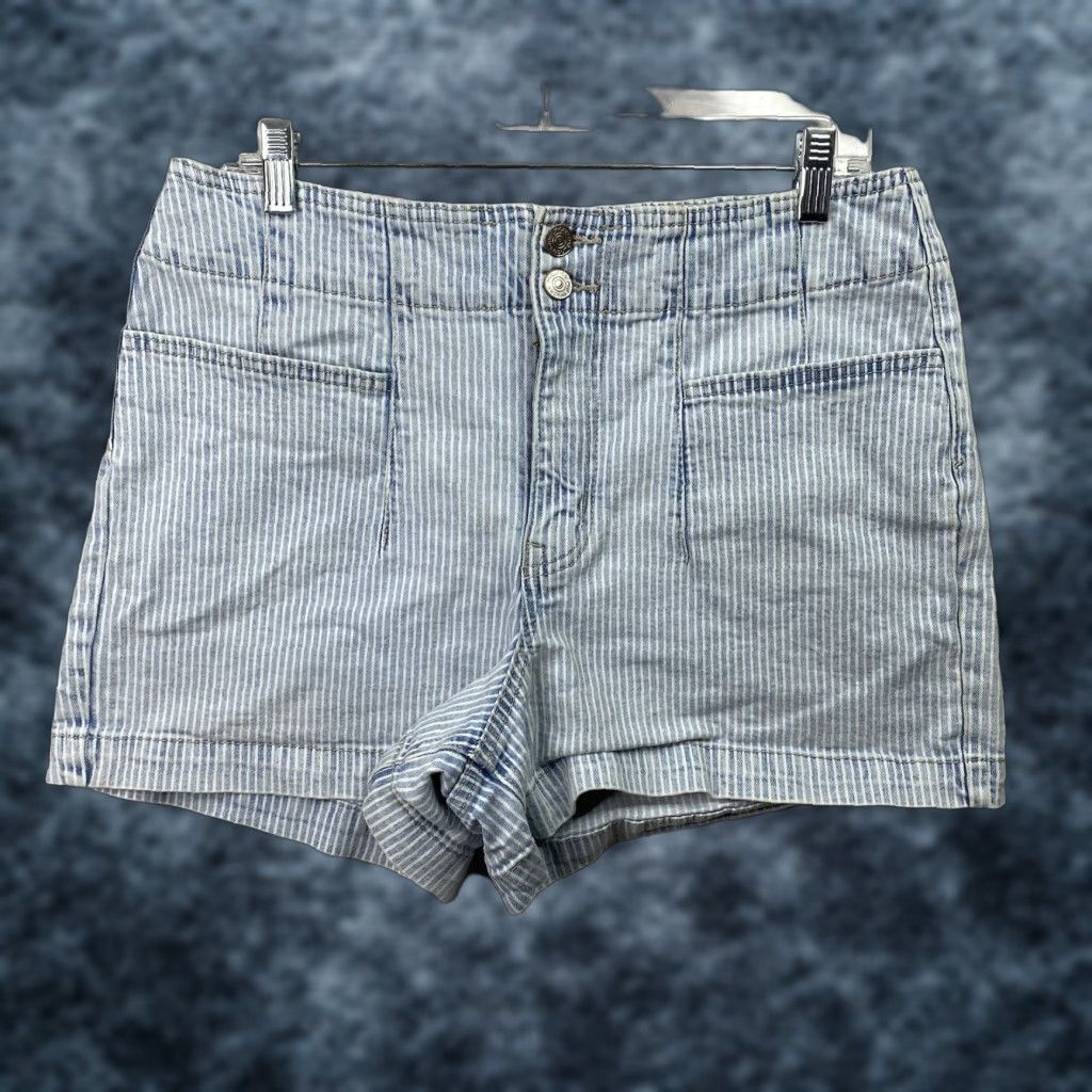 Vintage **Women's Maurices Blue White Striped Denim Shorts Size 12** User: **Blue Women's Maurices White Striped Denim Size 12 Shorts** Size 34" / US 12 / IT 48 - 1 Thumbnail