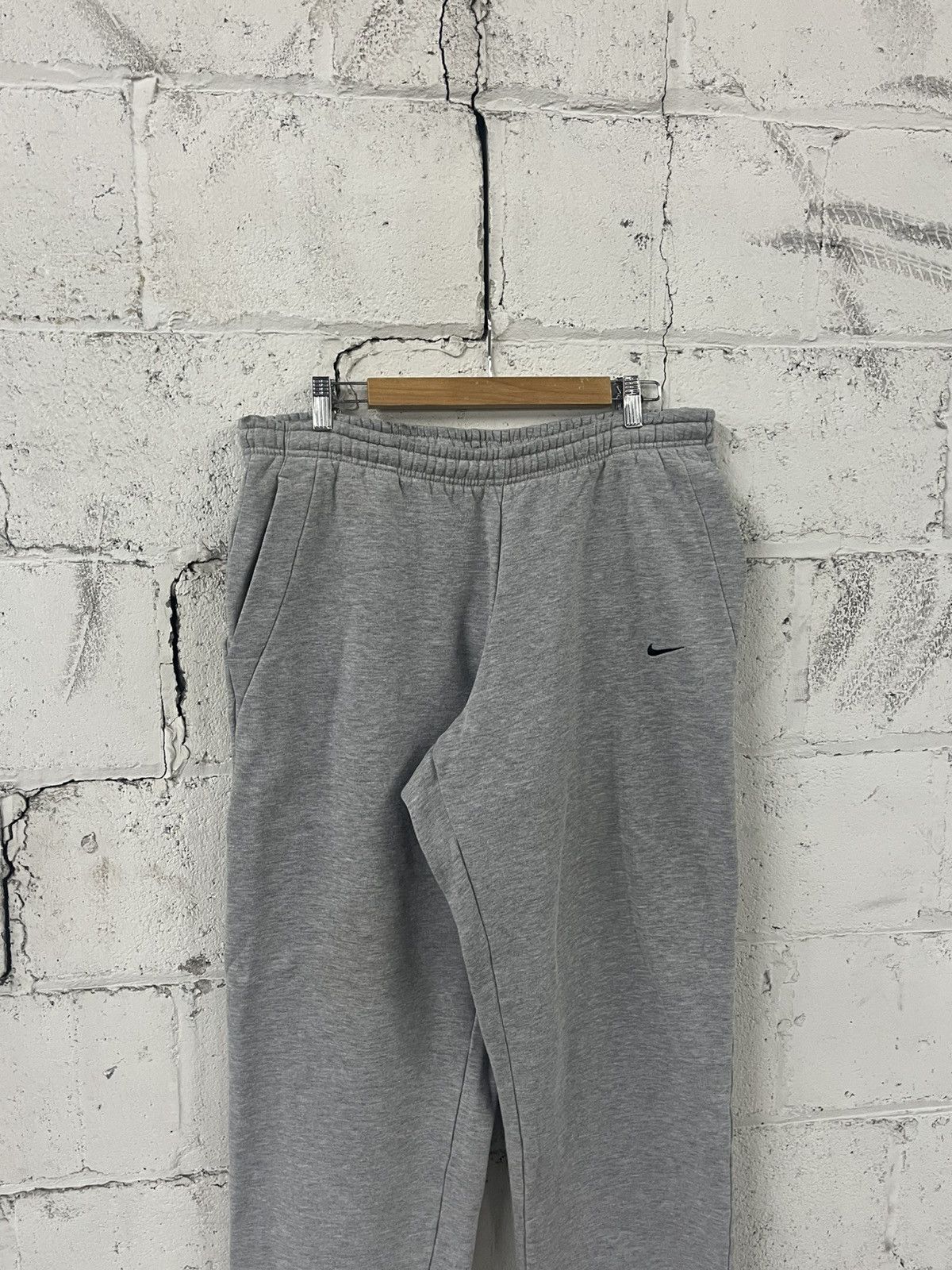 Nike Nike baggy fit sweat pants vintage wide leg streetwear hype Size US 34 / EU 50 - 3 Thumbnail