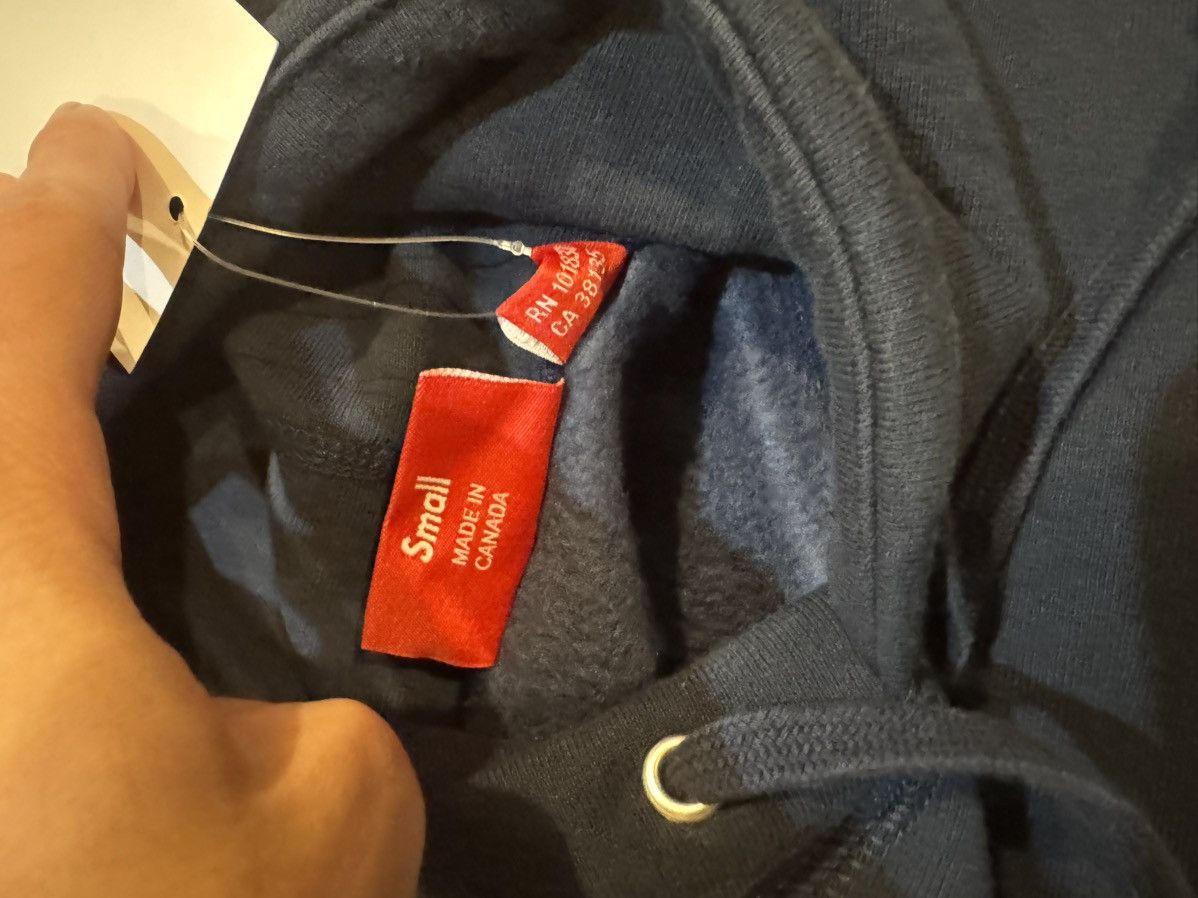 Supreme Supreme Swarovski Motion Logo Hoodie Navy (FW25) - Small Size US S / EU 44-46 / 1 - 11 Thumbnail