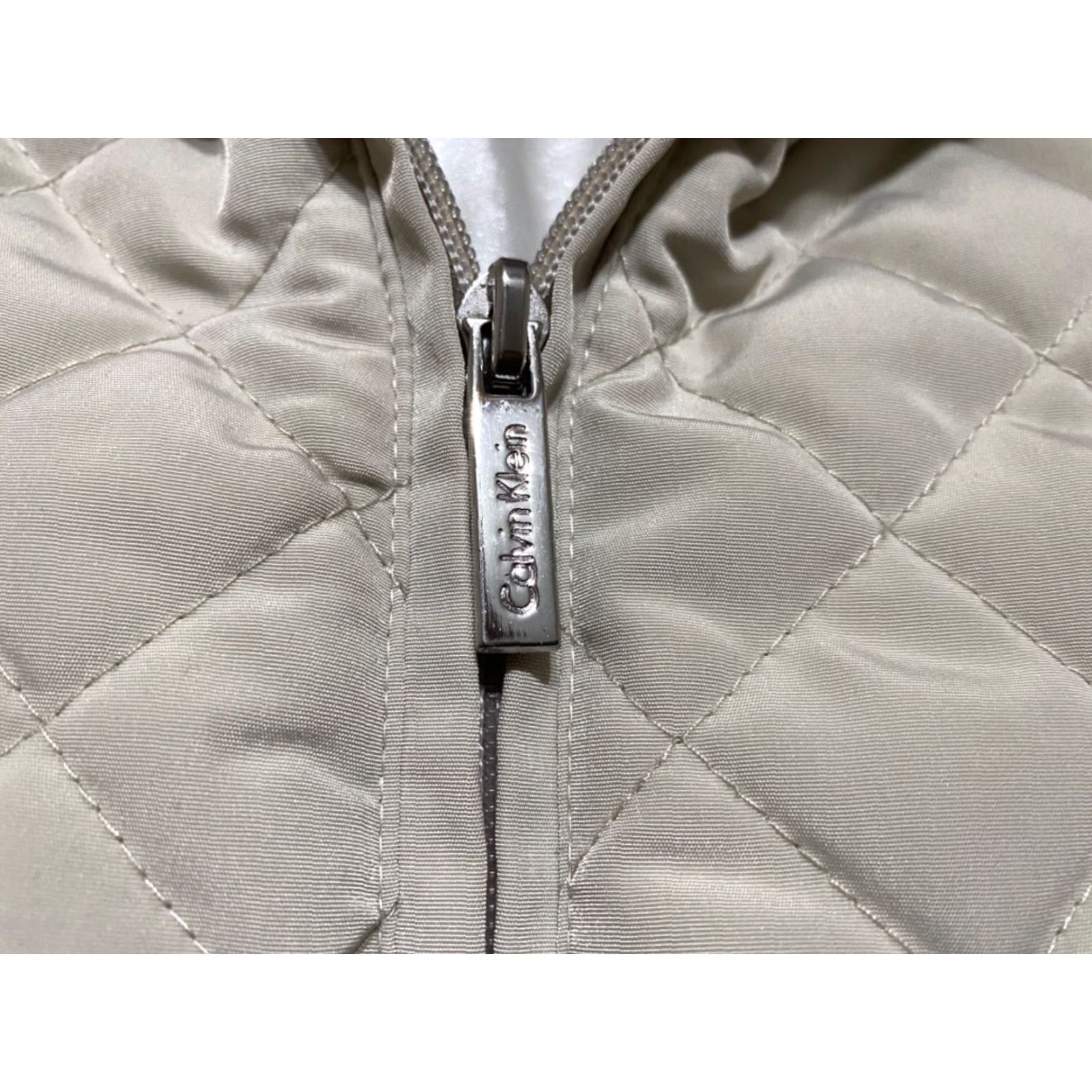 Calvin Klein Calvin Klein Jacket Womens Small Solid Beige Full Zip Puffer Quilted Mid-Length Long Sleeve Regular Zip Pockets Fall Spring Winter Beig e? Size S / US 4 / IT 40 - 4 Thumbnail