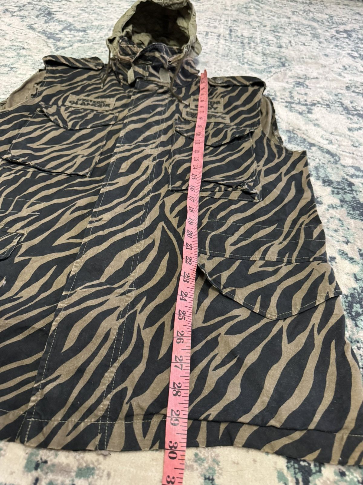 Hysteric Glamour VINTAGE HYSTERIC GLAMOUR TIGER STRIPE SLEEVELESS SHIRT Size US XL / EU 56 / 4 - 3 Thumbnail