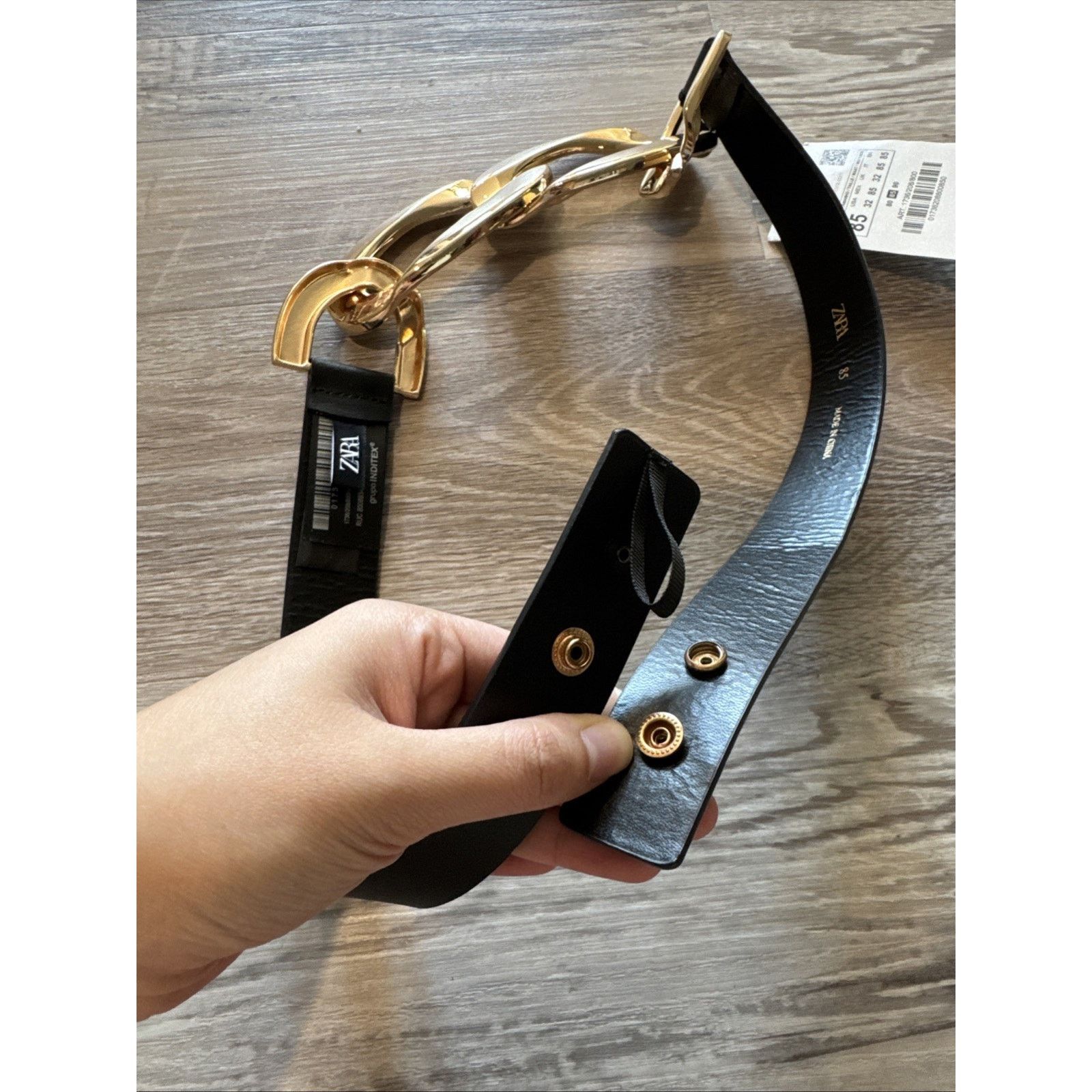 Zara ZARA Women's Black Belt Gold Buckle 85cm/~33 Inches (US) Size ONE SIZE - 2 Thumbnail
