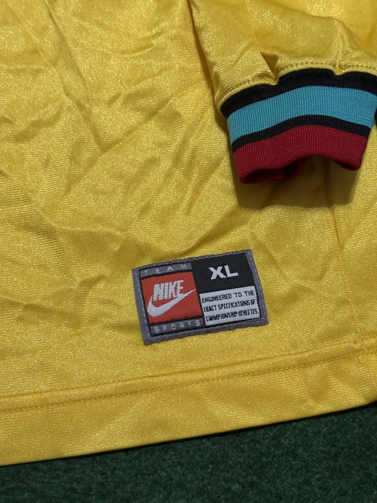 Nike Nike Vintage Soccer Brazil Sweden Columbia World Cup Jersey Size US XL / EU 56 / 4 - 2 Thumbnail