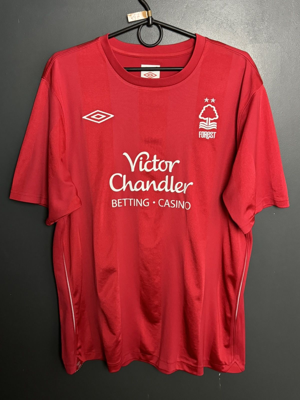Umbro Nottingham Forest 10/11 Home Football Jersey Size US L / EU 52-54 / 3 - 1 Thumbnail