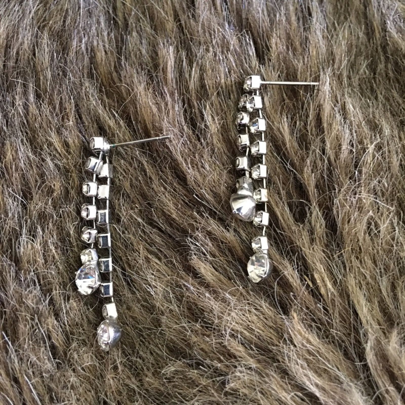 Jewelry Modern clear rhinestone dangle pierced earrings Size ONE SIZE - 3 Thumbnail