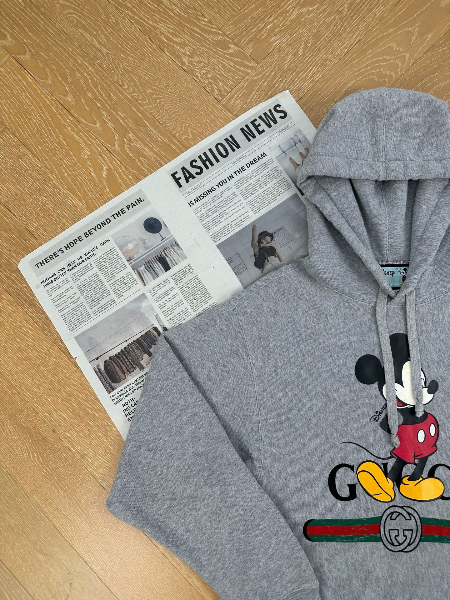Gucci GUCCI x Disney Mickey Mouse Oversize Hoodie Wmns Gray Size XS / US 0-2 / IT 36-38 - 6 Thumbnail