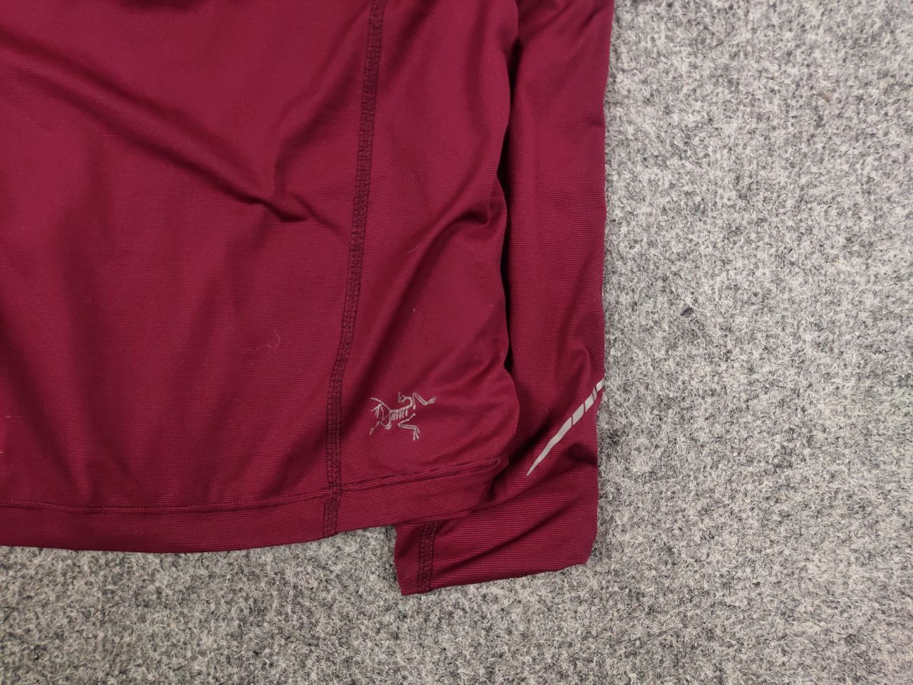 Arc'teryx Vintage Arc'teryx Top LS Women's long sleeve Burgundy Shirts Size S / US 4 / IT 40 - 10 Thumbnail
