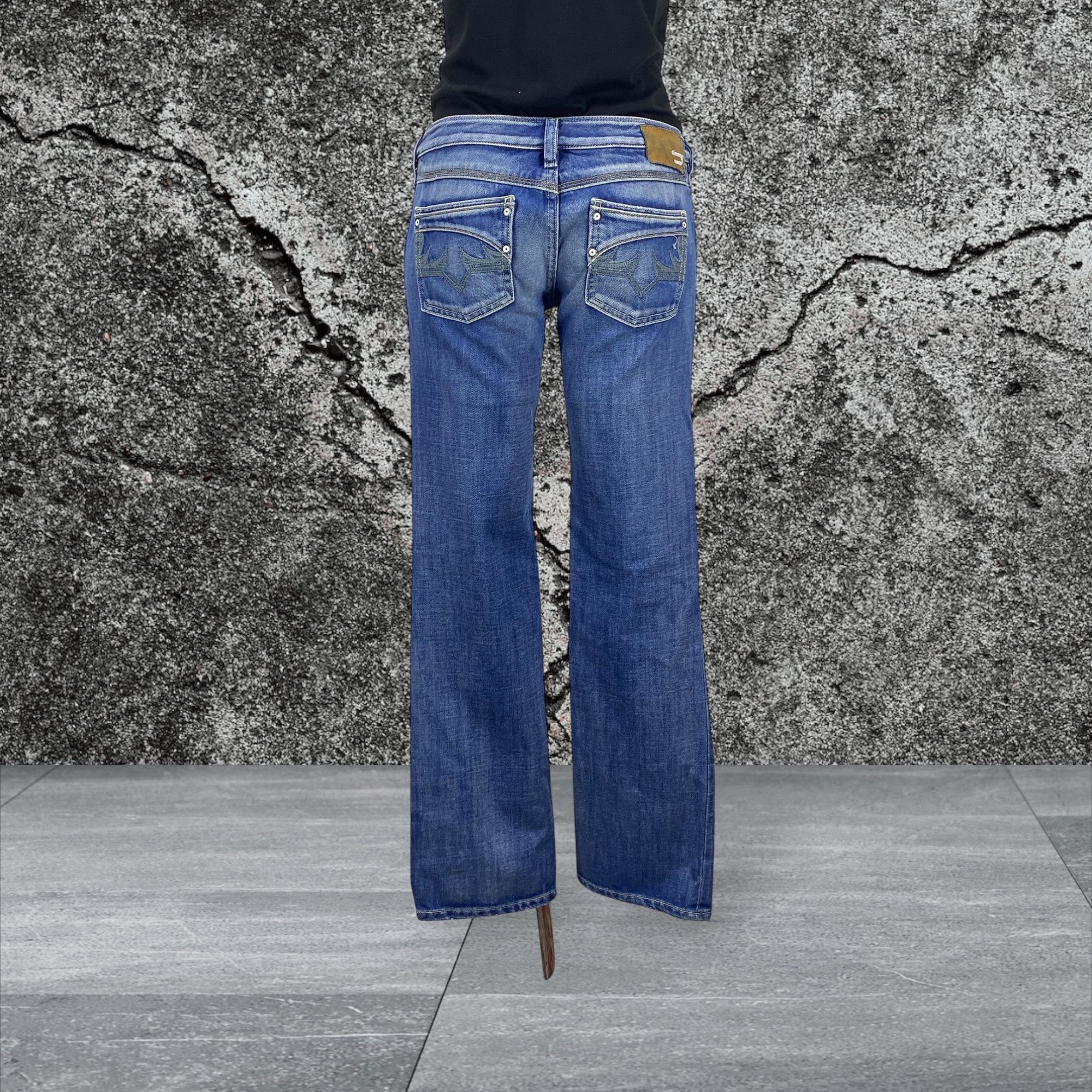 Diesel × Japanese Brand Diesel Low Rise Jeans Made in Italy Size 26" / US 2 / IT 38 - 1 Thumbnail