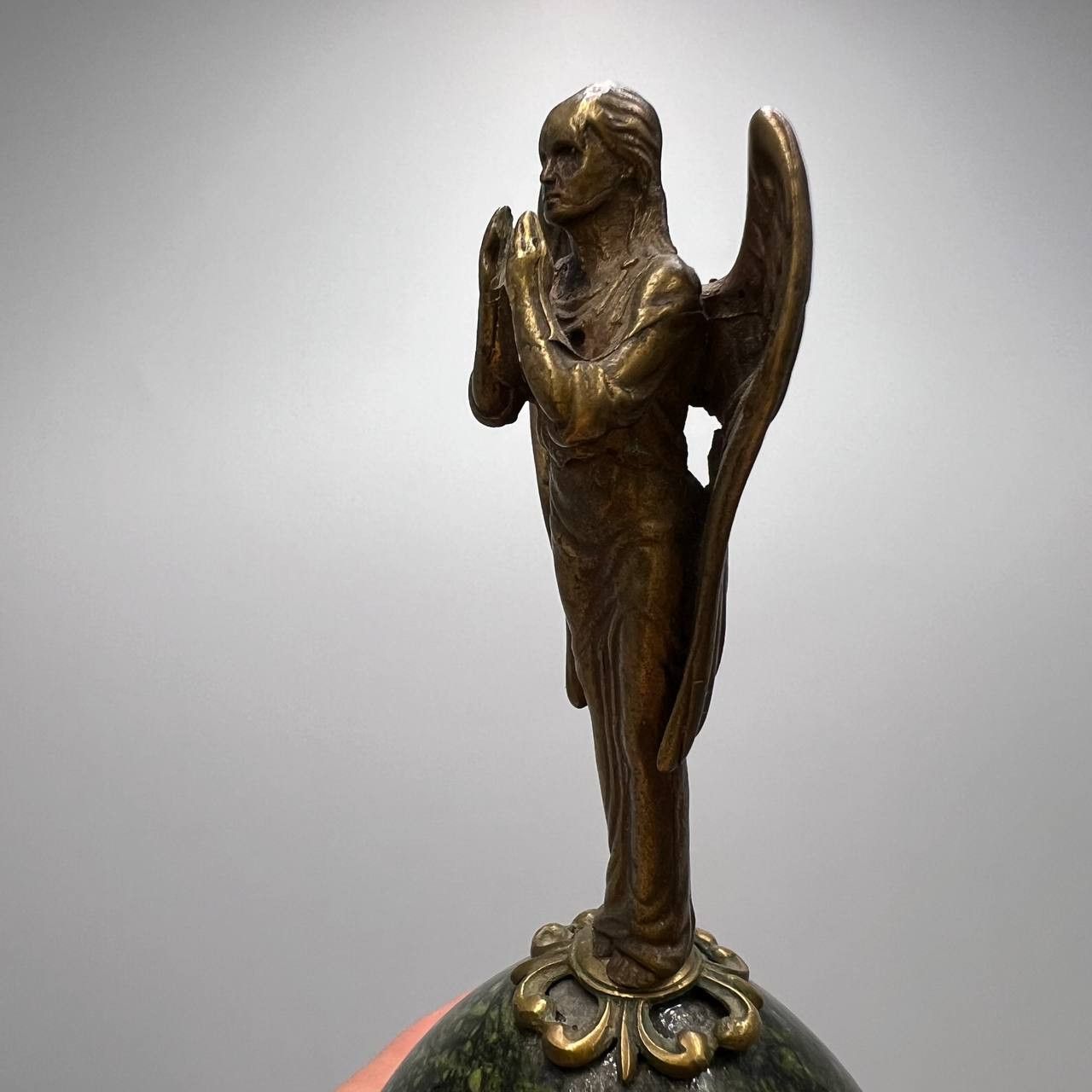 Vintage Vintage Serpentine Gemstone Egg Brass Angel Desk Souvenir Size ONE SIZE - 7 Thumbnail