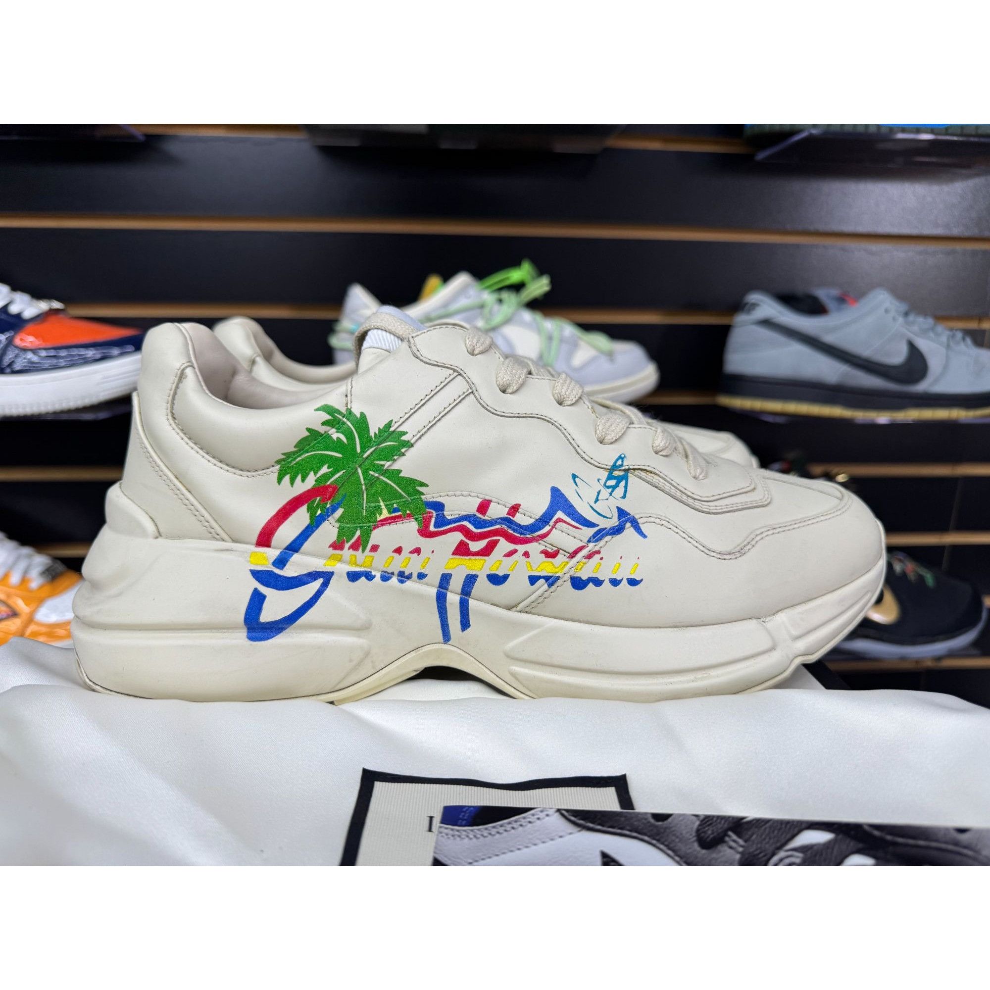 Gucci GUCCI RHYTON HAWAII SZ 9.5G / 10 Size US 10 / EU 43 - 3 Thumbnail
