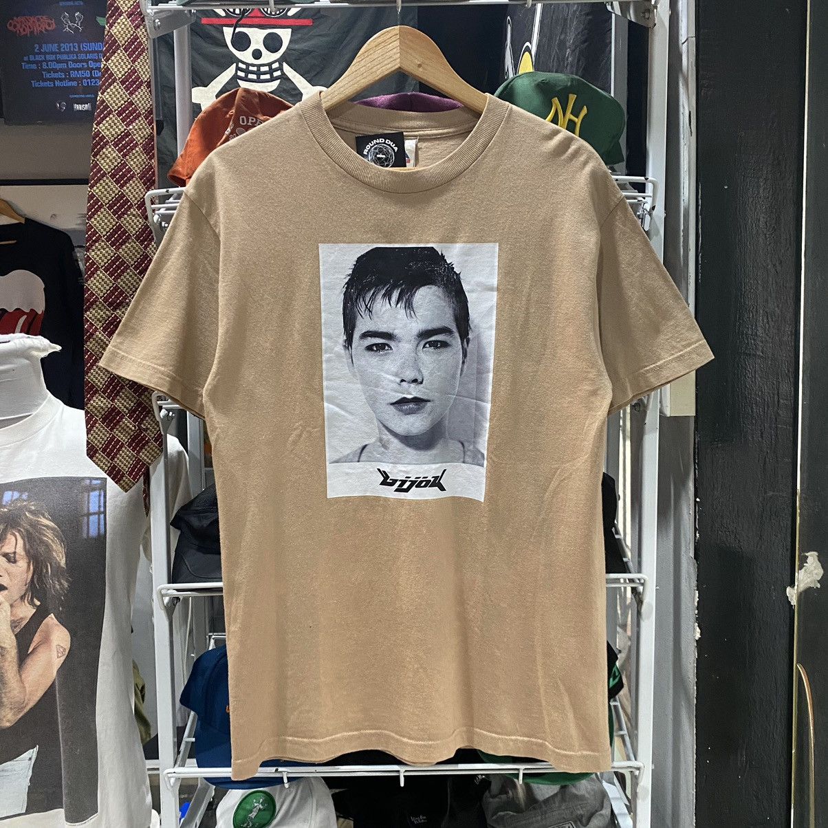 Band Tees × Rap Tees Vtg Bjork Y2K Tees / Titanic Aphex Twin VintageNirvana Tupac Size US M / EU 48-50 / 2 - 1 Thumbnail