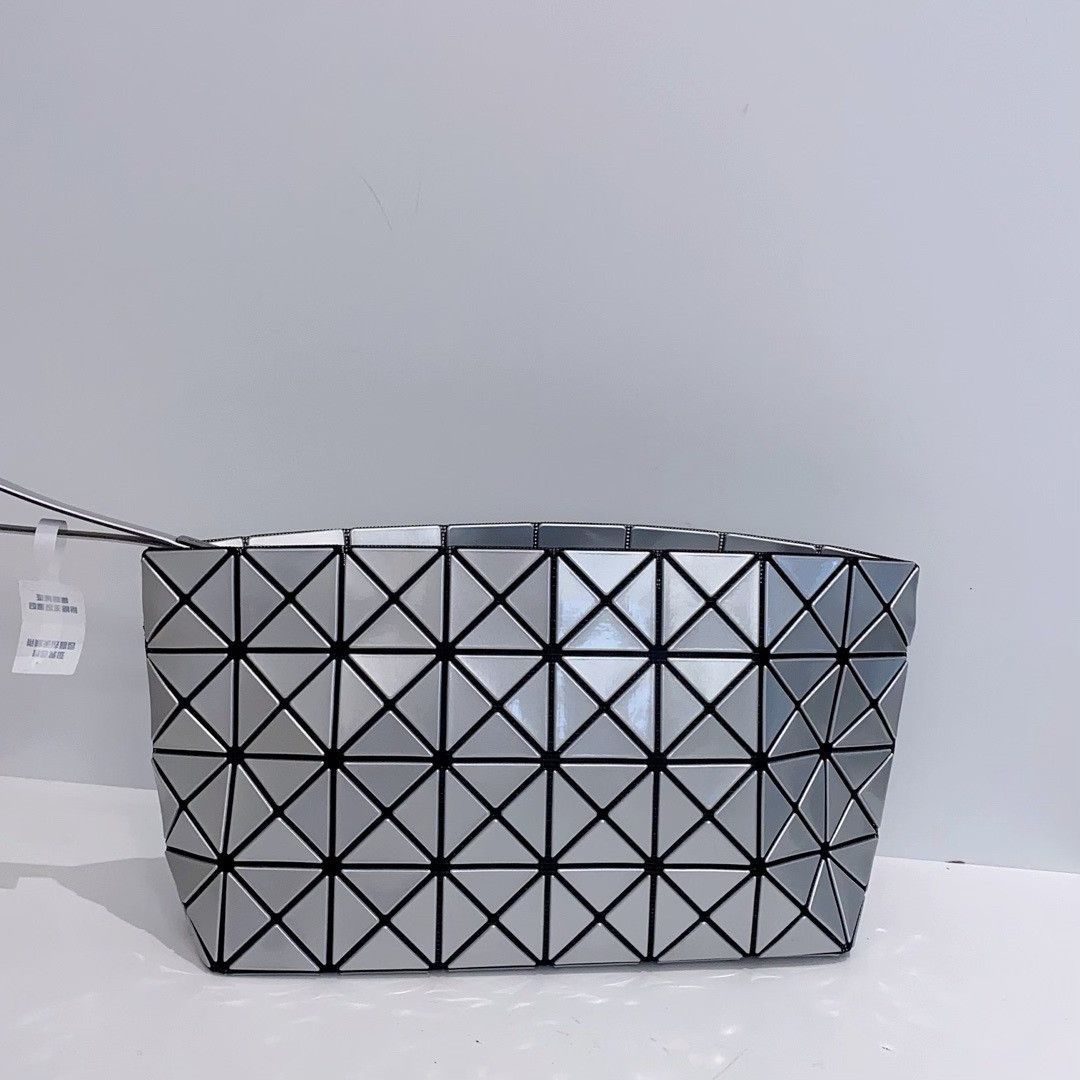 Issey Miyake Pre-loved Bag Very good condition Size ONE SIZE - 1 Thumbnail