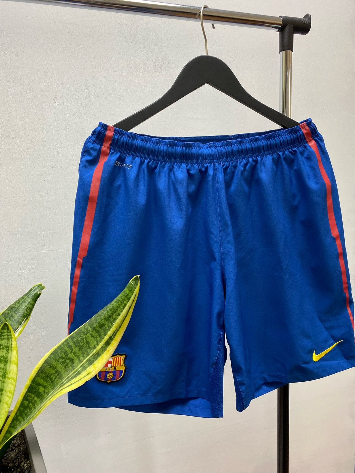 Nike × Vintage VINTAGE NIKE FC BARCELONA SHORTS SOCCER JERSEY DRILL Y2K Size US 36 / EU 52 - 3 Thumbnail