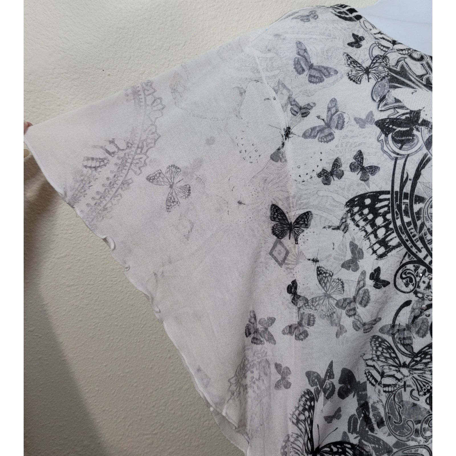 Other Style & Co White Black Gray Floral Butterflies Sequin Top L Size L / US 10 / IT 46 - 2 Thumbnail