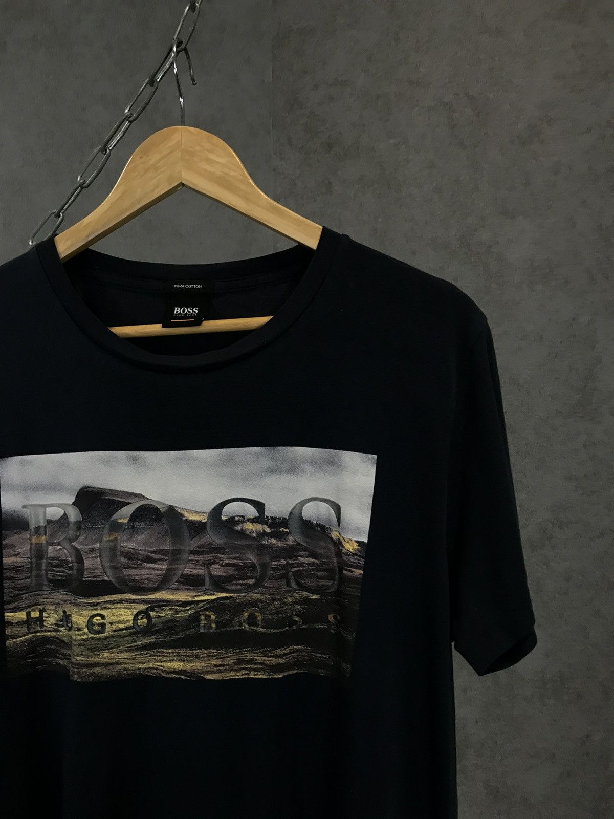 Hugo Boss Hugo Boss designer big center logo tee Size US M / EU 48-50 / 2 - 2 Thumbnail