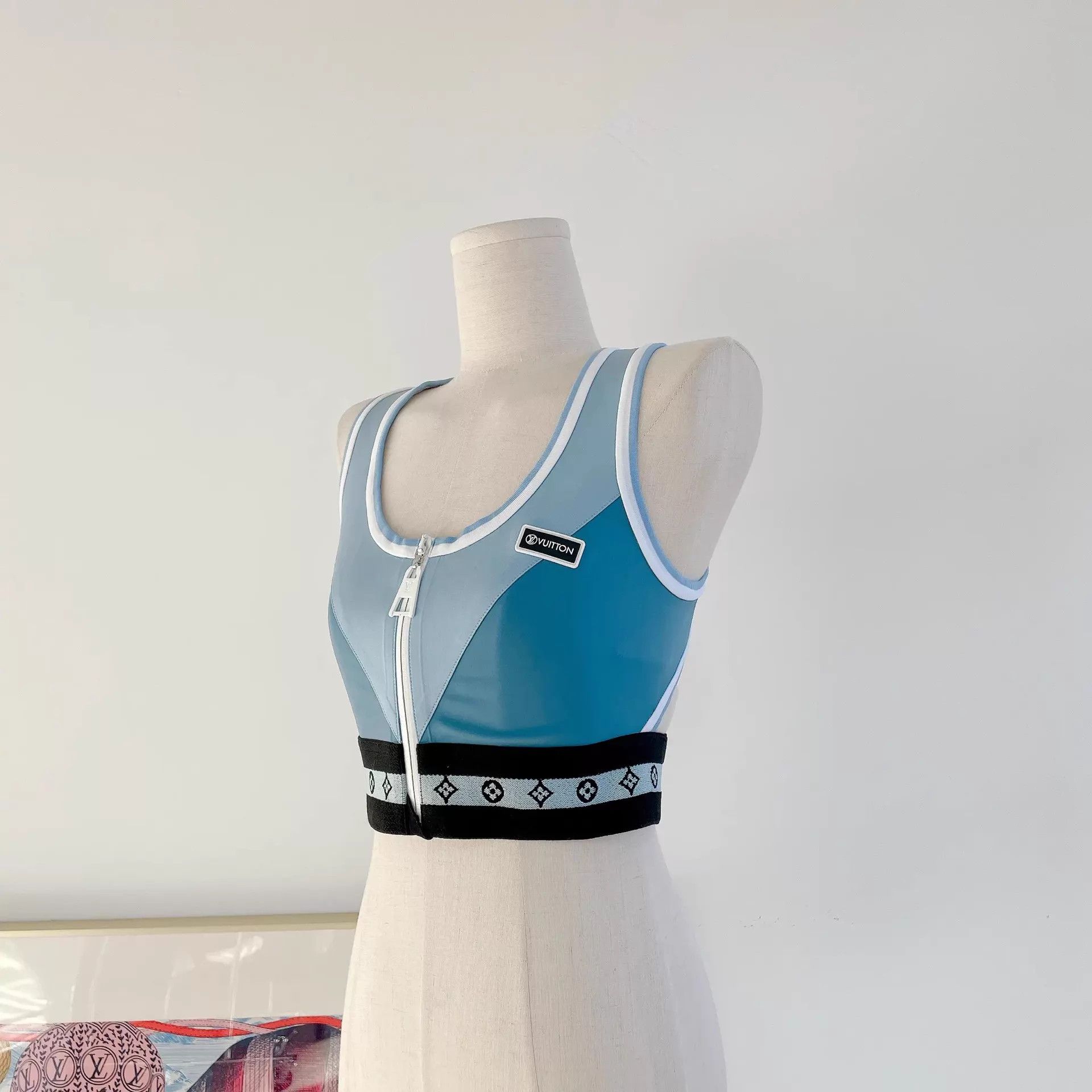 Louis Vuitton LOUIS VUITTON colorblock sport tank Women's 38 Size S / US 4 / IT 40 - 6 Thumbnail