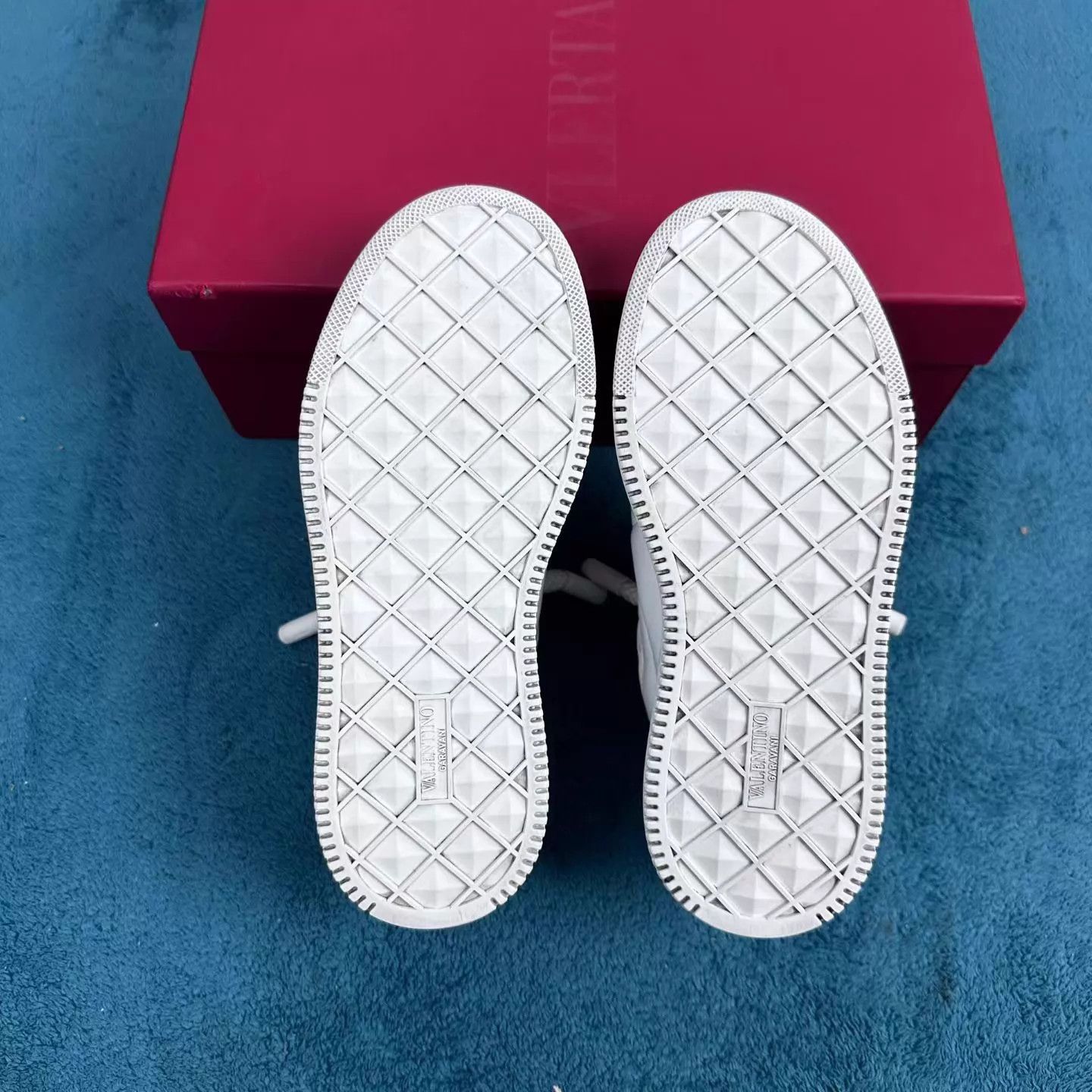 Valentino Valentino One Stud Leather Low-Top Sneaker White 36 Size US 5.5 / IT 35.5 - 5 Thumbnail