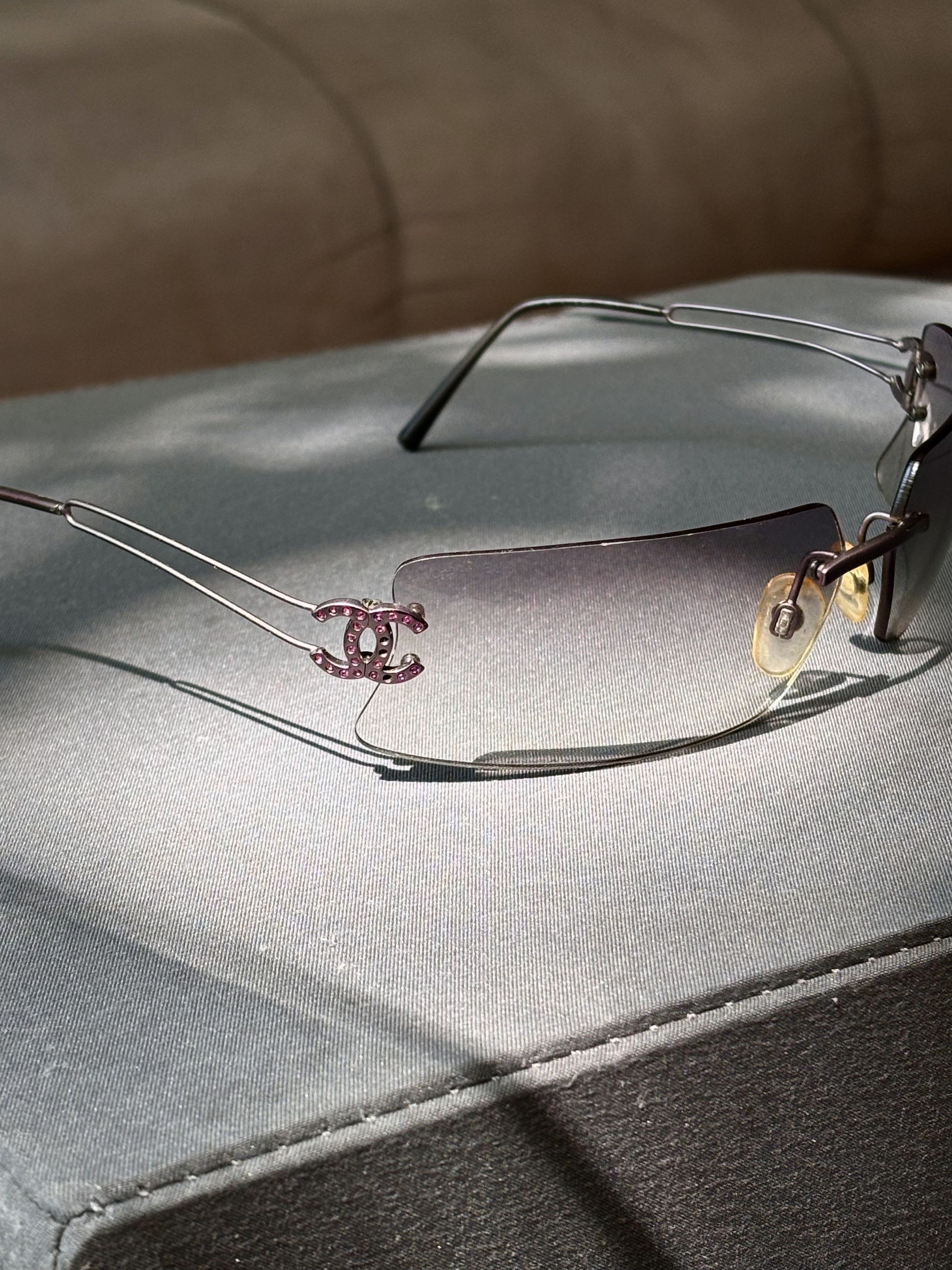Chanel Chanel Sunglasses 4051-B Rhinestone Logo Rimless Vintage Size ONE SIZE - 8 Thumbnail