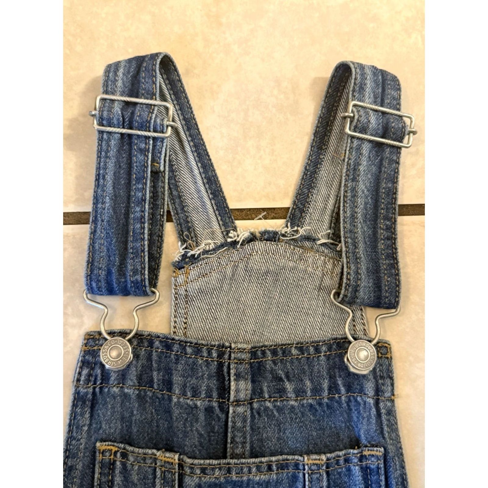 Levi's Levi’s Women’s Chopped Bib Overalls Denim One-Piece 90s Bohemian Casual XS Blue Size 26" / US 2 / IT 38 - 5 Thumbnail