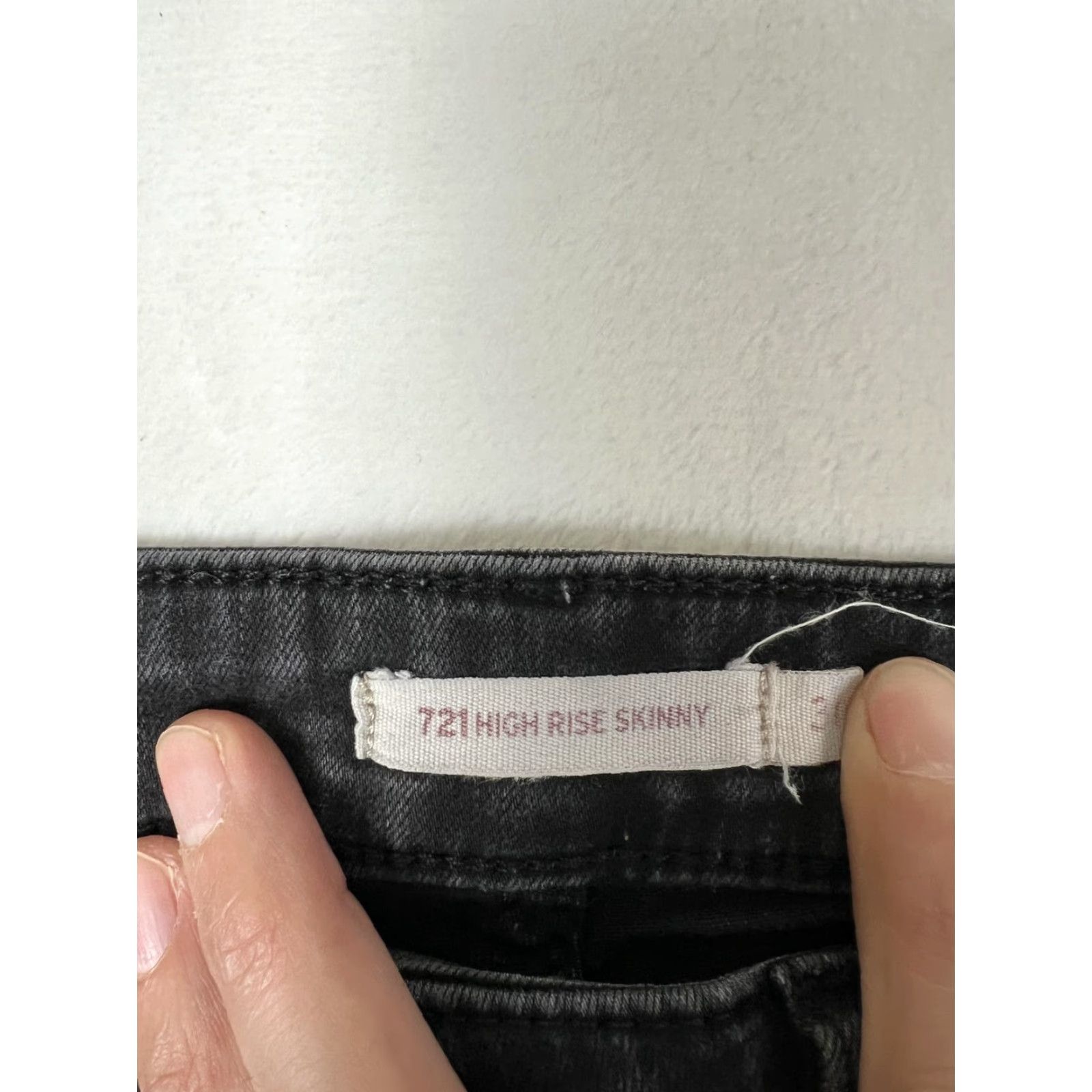 Levi's Levi's 721 High Rise Skinny Jeans Womens 31x30 Black Charcoal Wash Denim Size 24" / US 00 / IT 34 - 2 Thumbnail