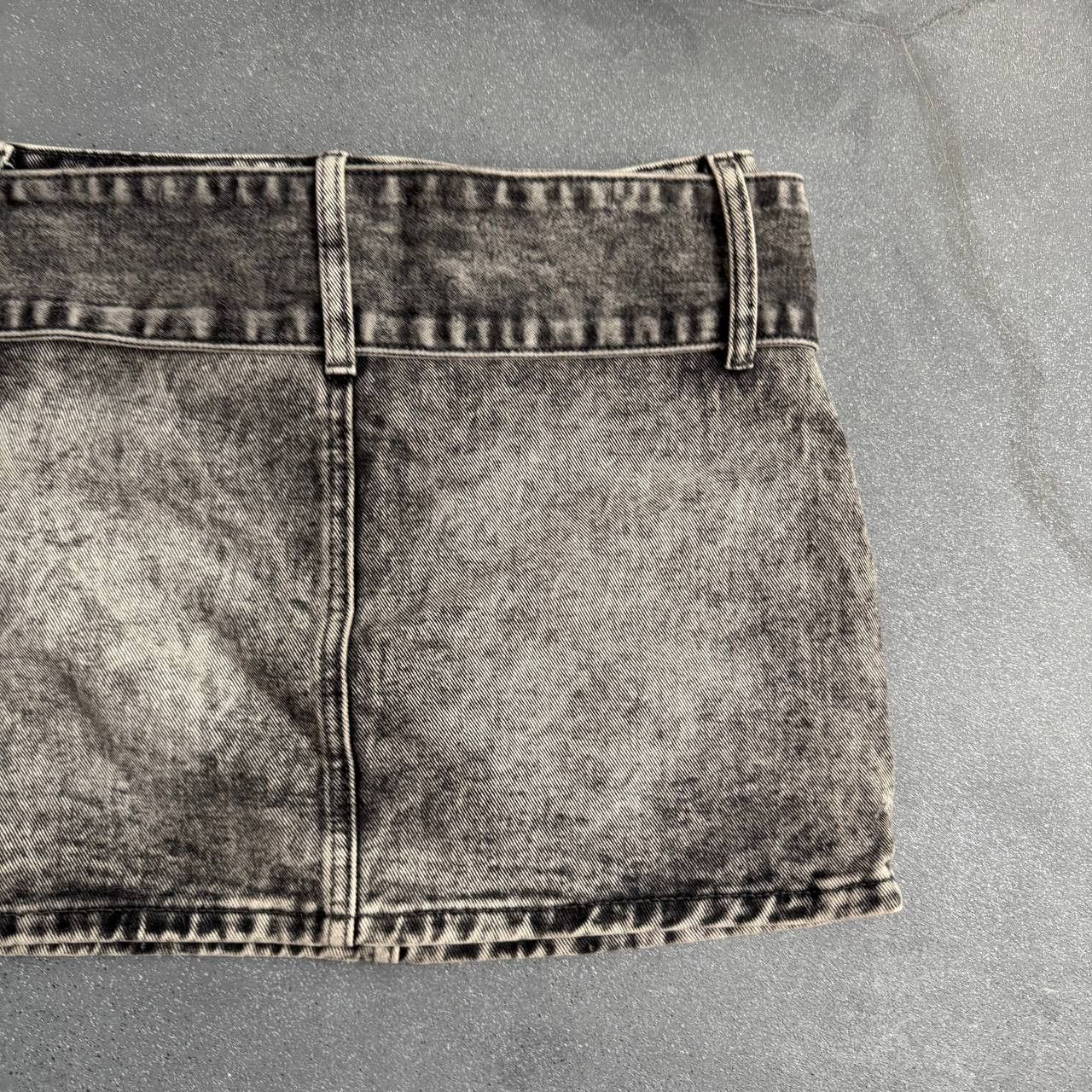 Japanese Brand Super Sexy Y2K Washed Denim Belted Skirt Size 28" / US 6 / IT 42 - 7 Thumbnail