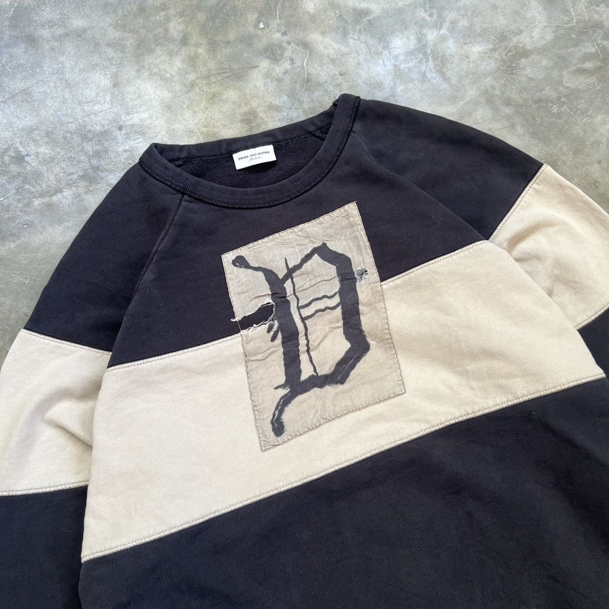 Dries Van Noten Vintage Dries Van Noten D Logo Washed Navy Sweater Size US M / EU 48-50 / 2 - 3 Thumbnail