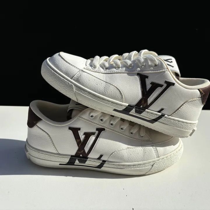 Louis Vuitton Louis Vuitton Charlie Low-top Fashion Sneakers -2508 Size US 6 / IT 36 - 7 Thumbnail