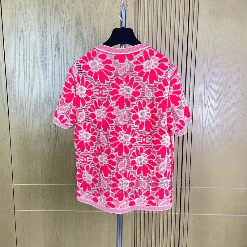 Chanel Red Wool Blend Short Sleeve T-Shirt .