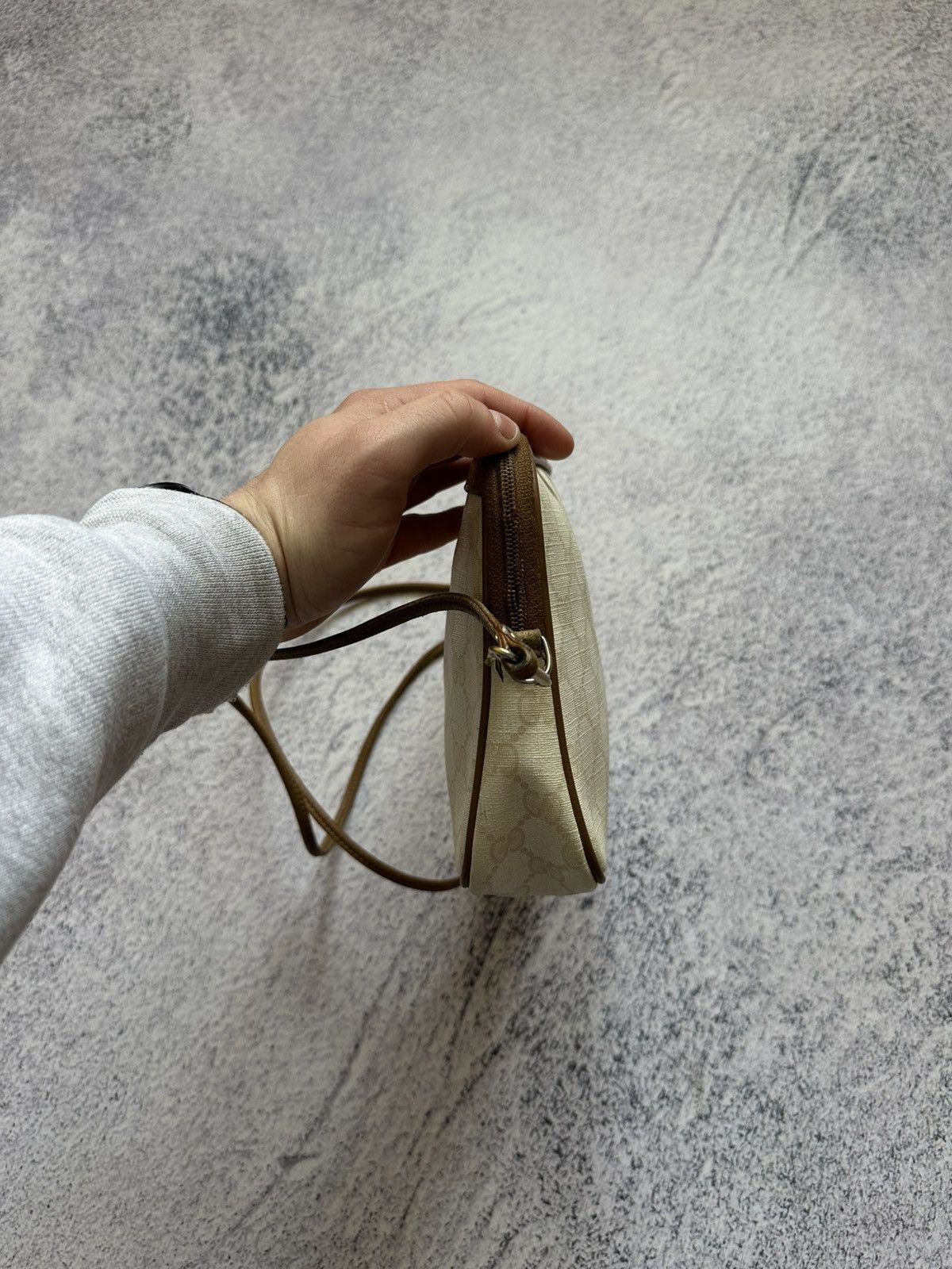 Gucci 80’s GUCCI GG Supreme Coated Canvas Zip Crossbody Bag Size ONE SIZE - 6 Thumbnail
