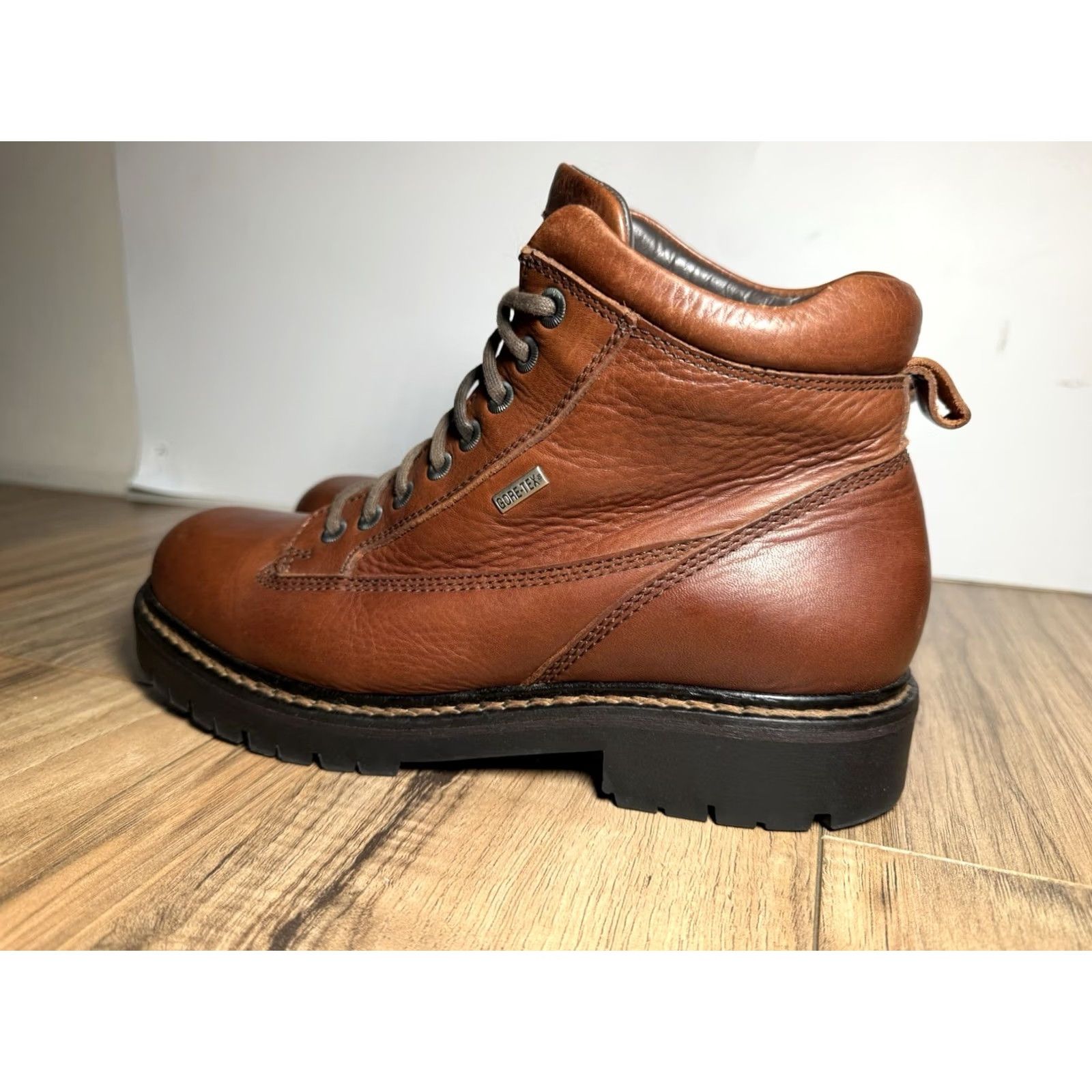 Johnston & Murphy Johnston & Murphy all-weather Gore-Tex Leather Lug Sole Work Boots Mens 7.5 EUC Size US 8 / EU 41 - 3 Thumbnail