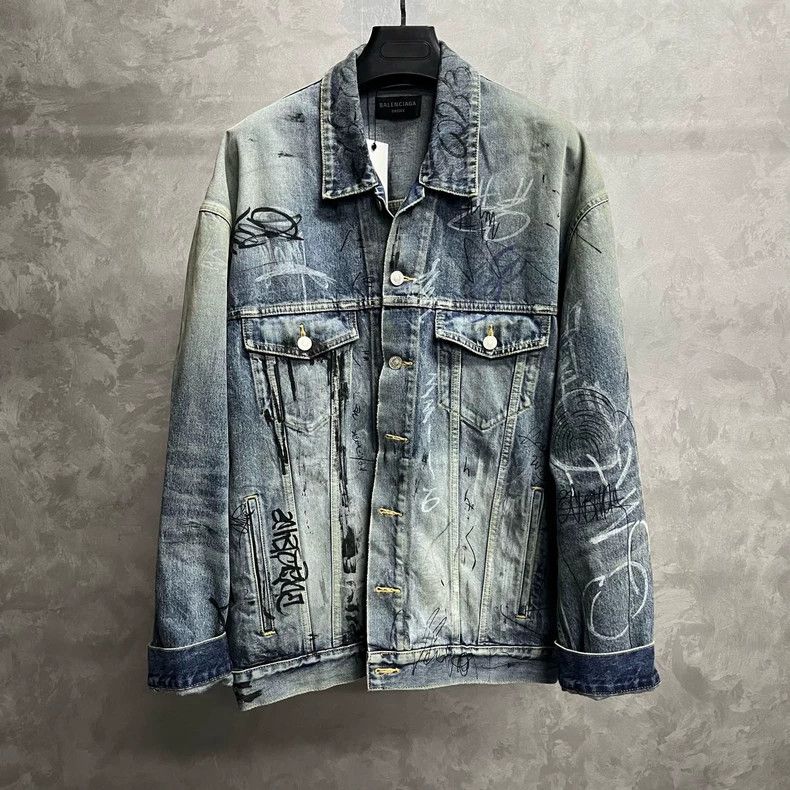 Balenciaga Balenciaga Blue hand-painted printed logo denim jacket 2501 Size US S / EU 44-46 / 1 - 1 Thumbnail