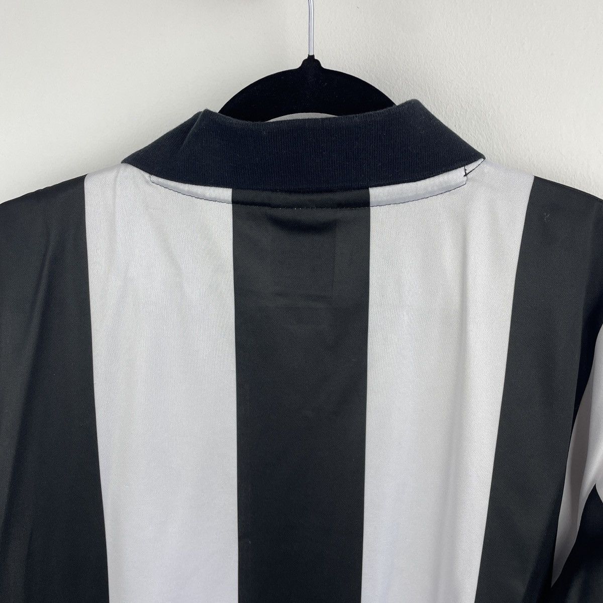 Vintage Newcastle United Retro Score Draw Home Jersey Shirt 1982 Size US L / EU 52-54 / 3 - 11 Thumbnail